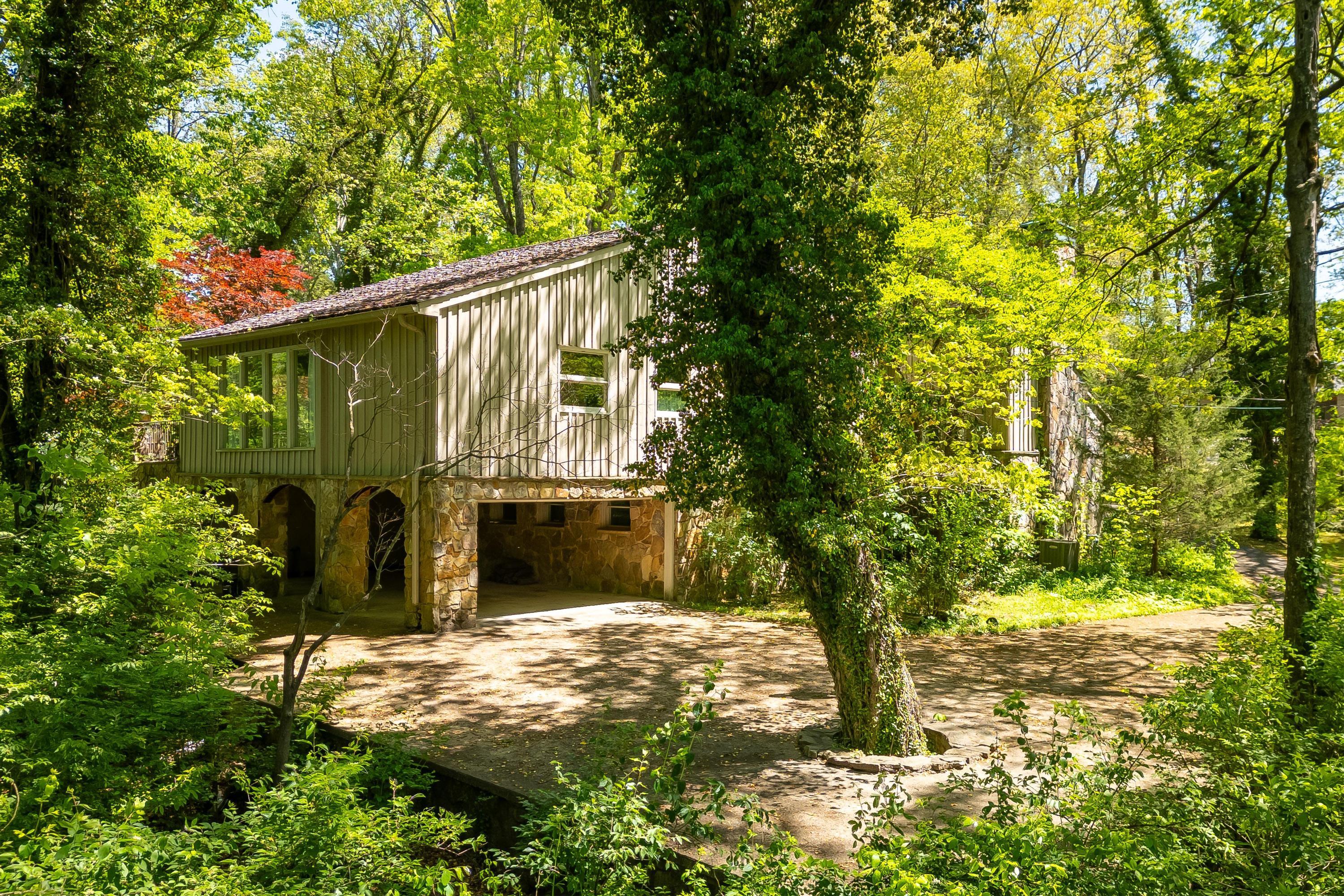 105 Riverpoint Road