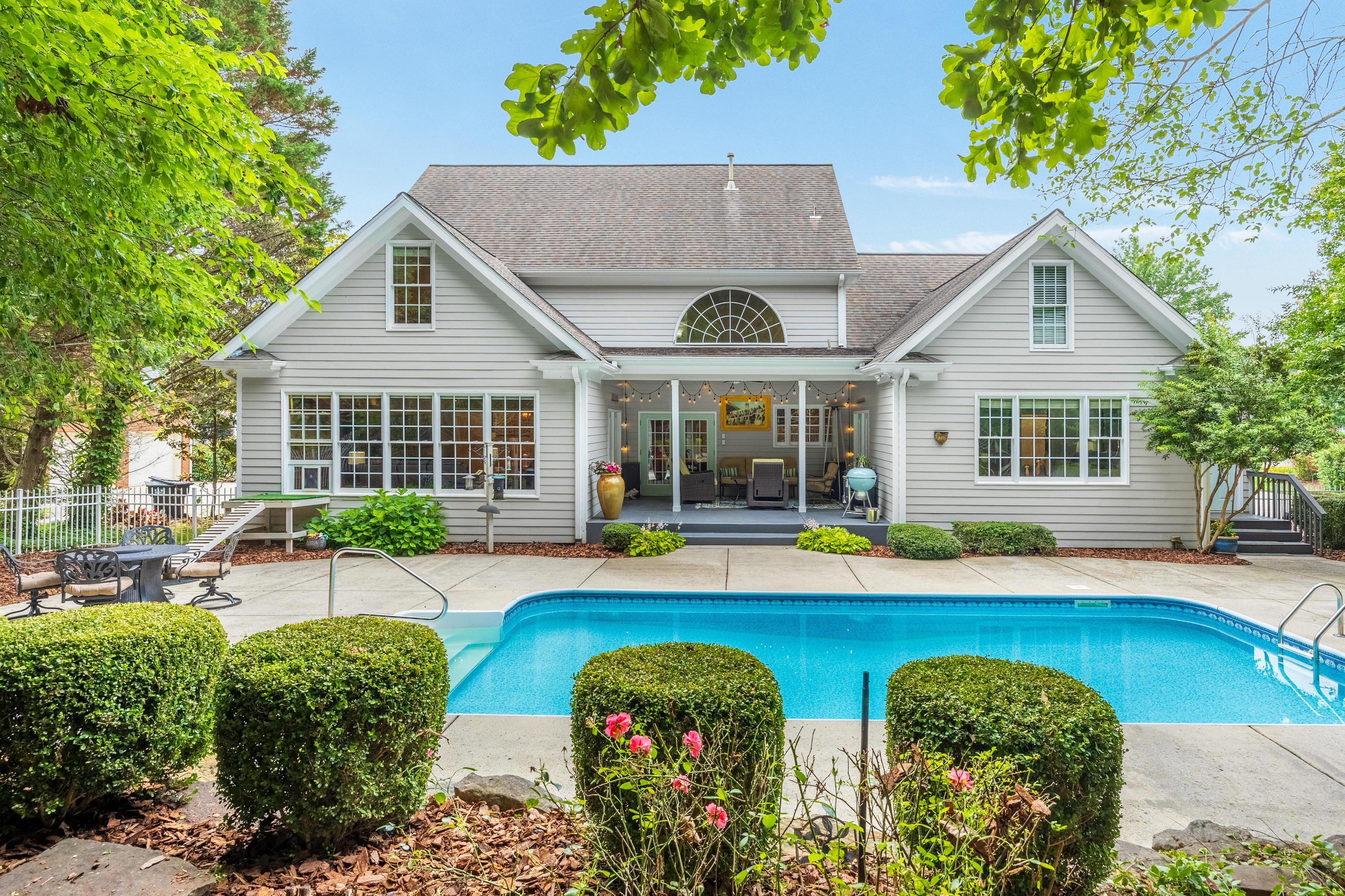 9545 Windrose Circle