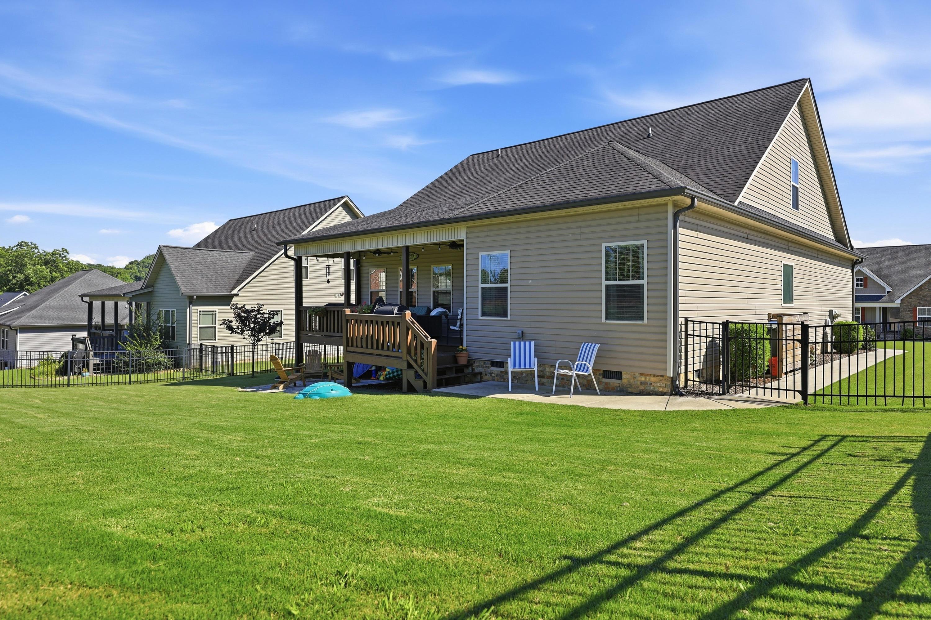 3499 Willow Lake Circle