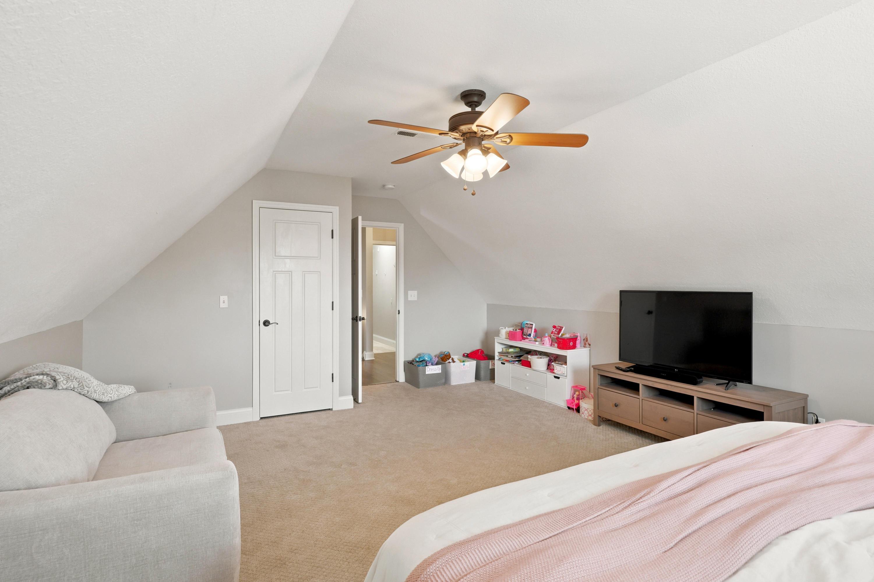3499 Willow Lake Circle