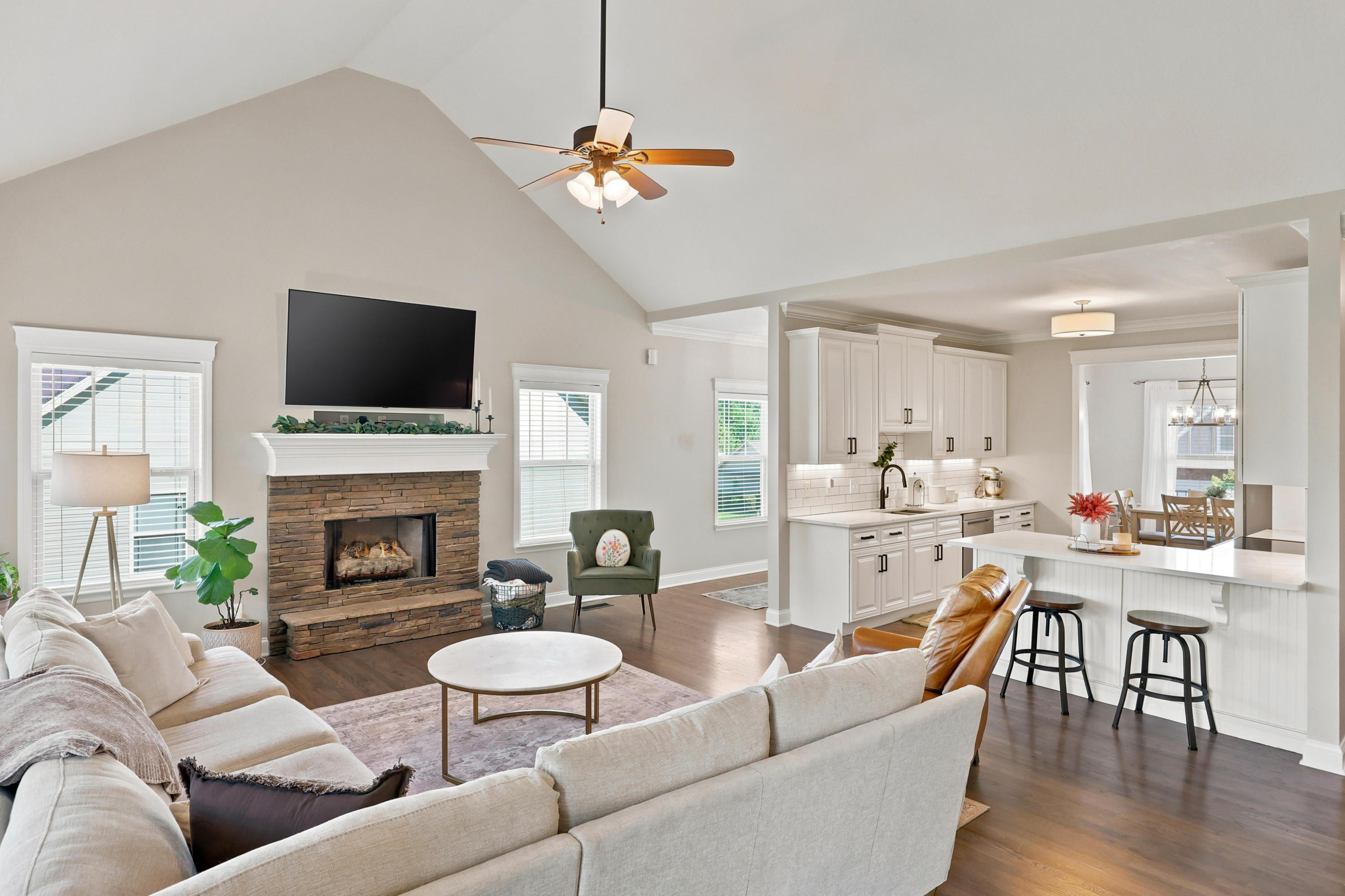 3499 Willow Lake Circle