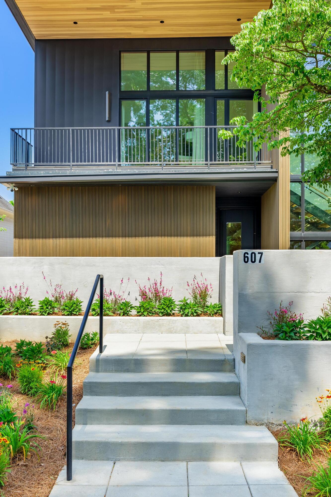 607 Forest Avenue