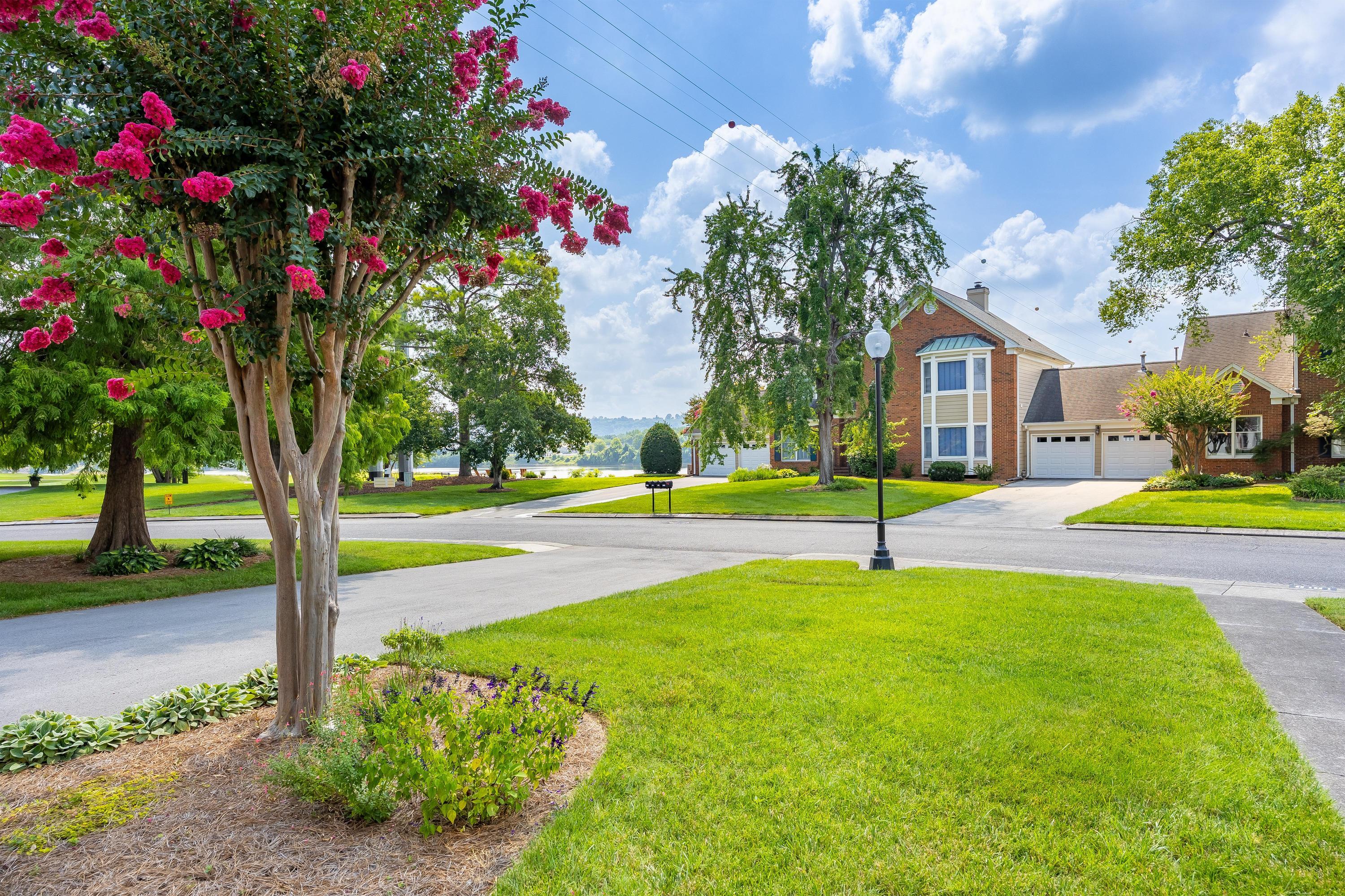 1516 Heritage Landing Drive