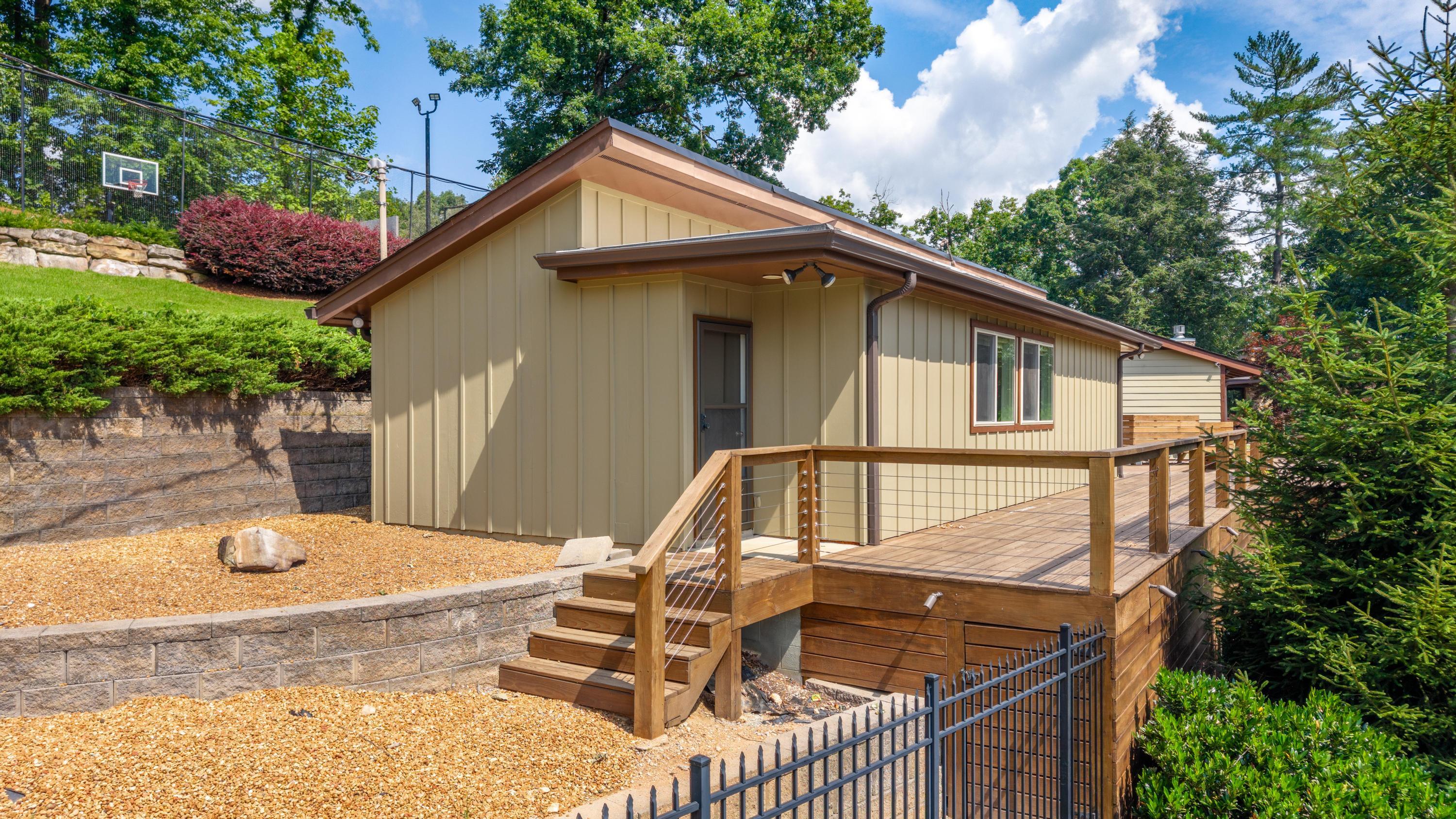 2909 Folts Circle