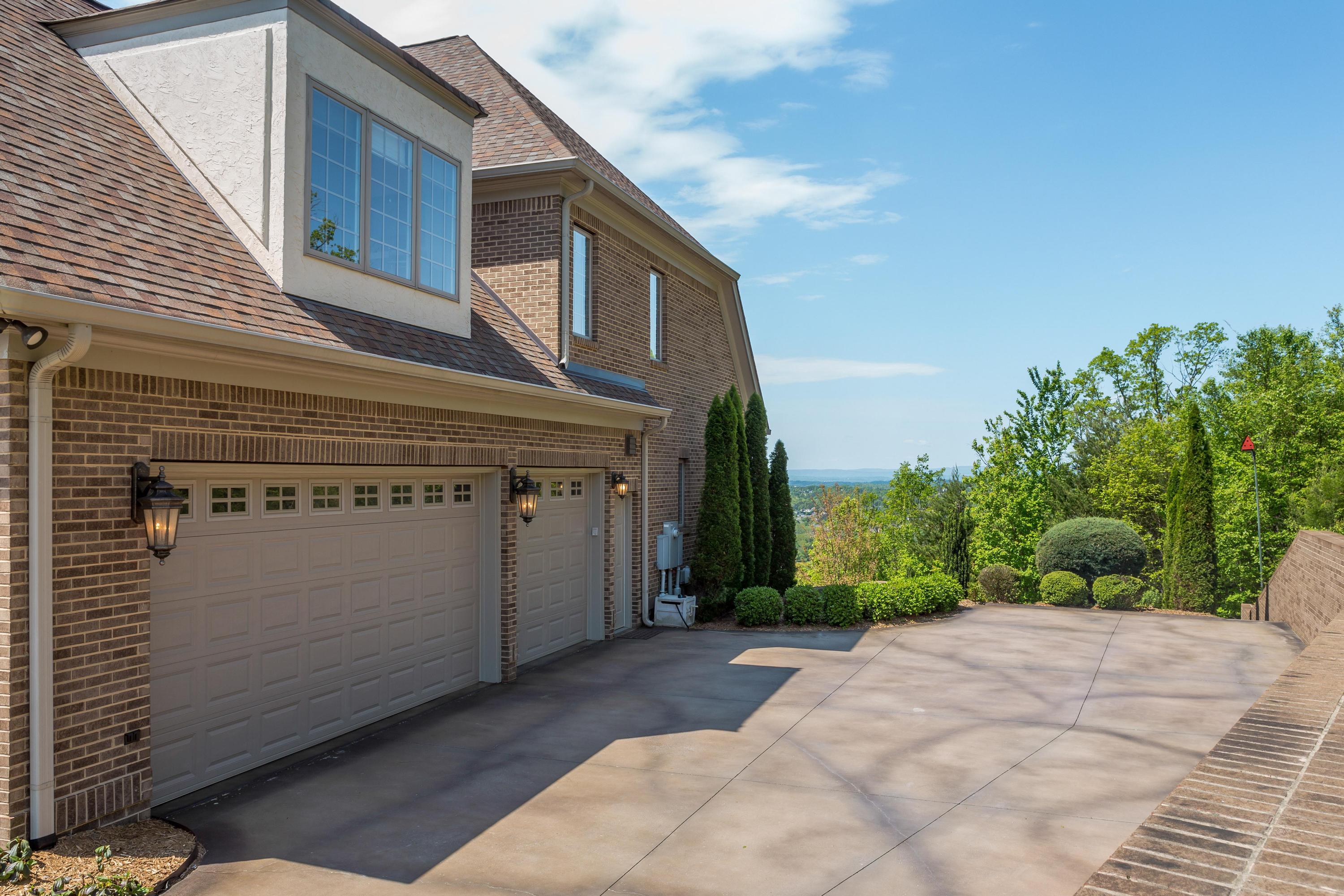 2252 Horizons Drive