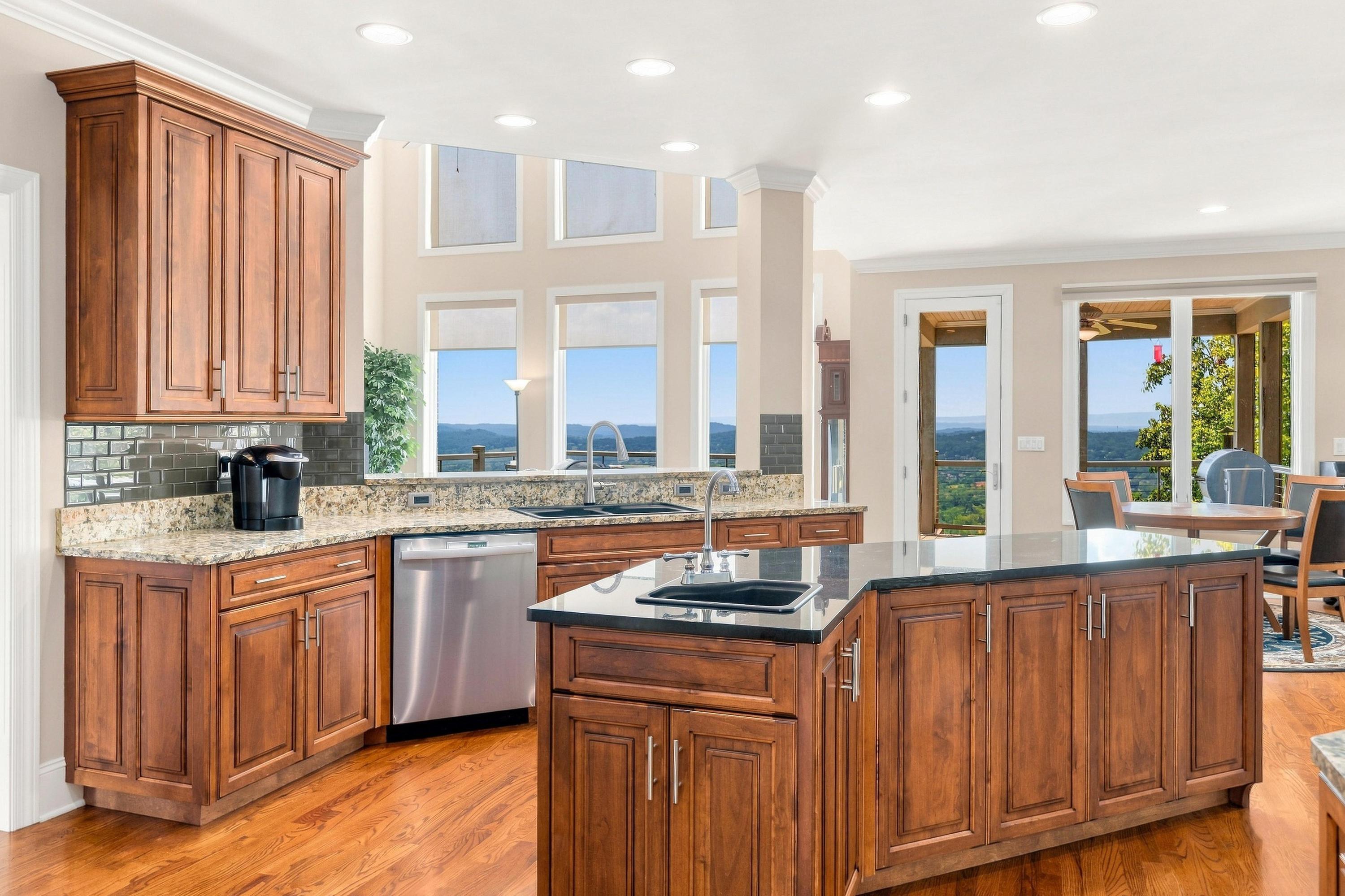 2252 Horizons Drive