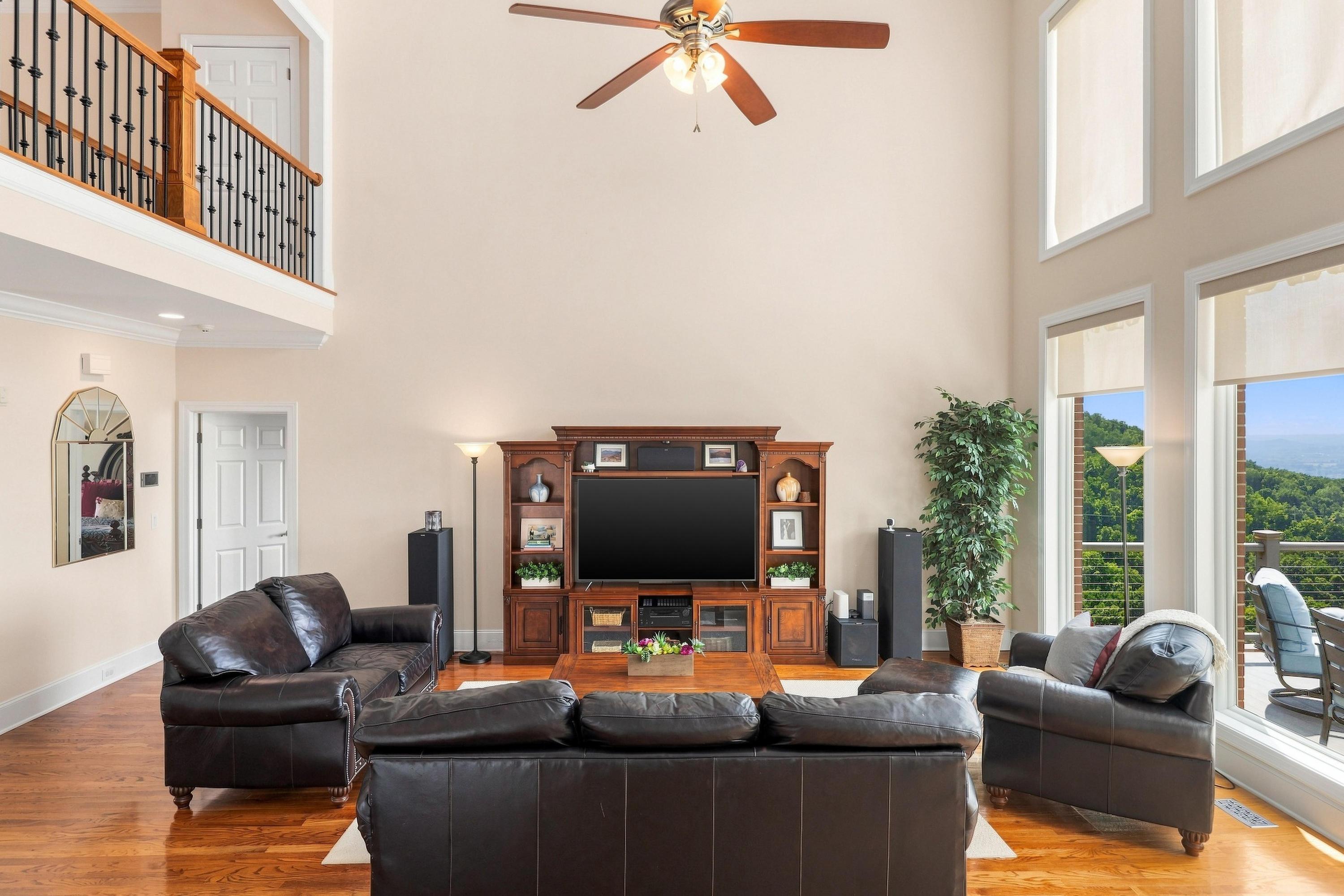 2252 Horizons Drive
