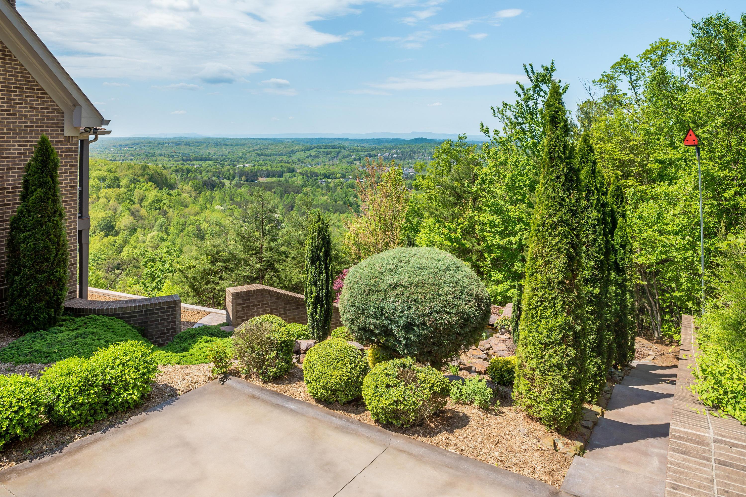 2252 Horizons Drive