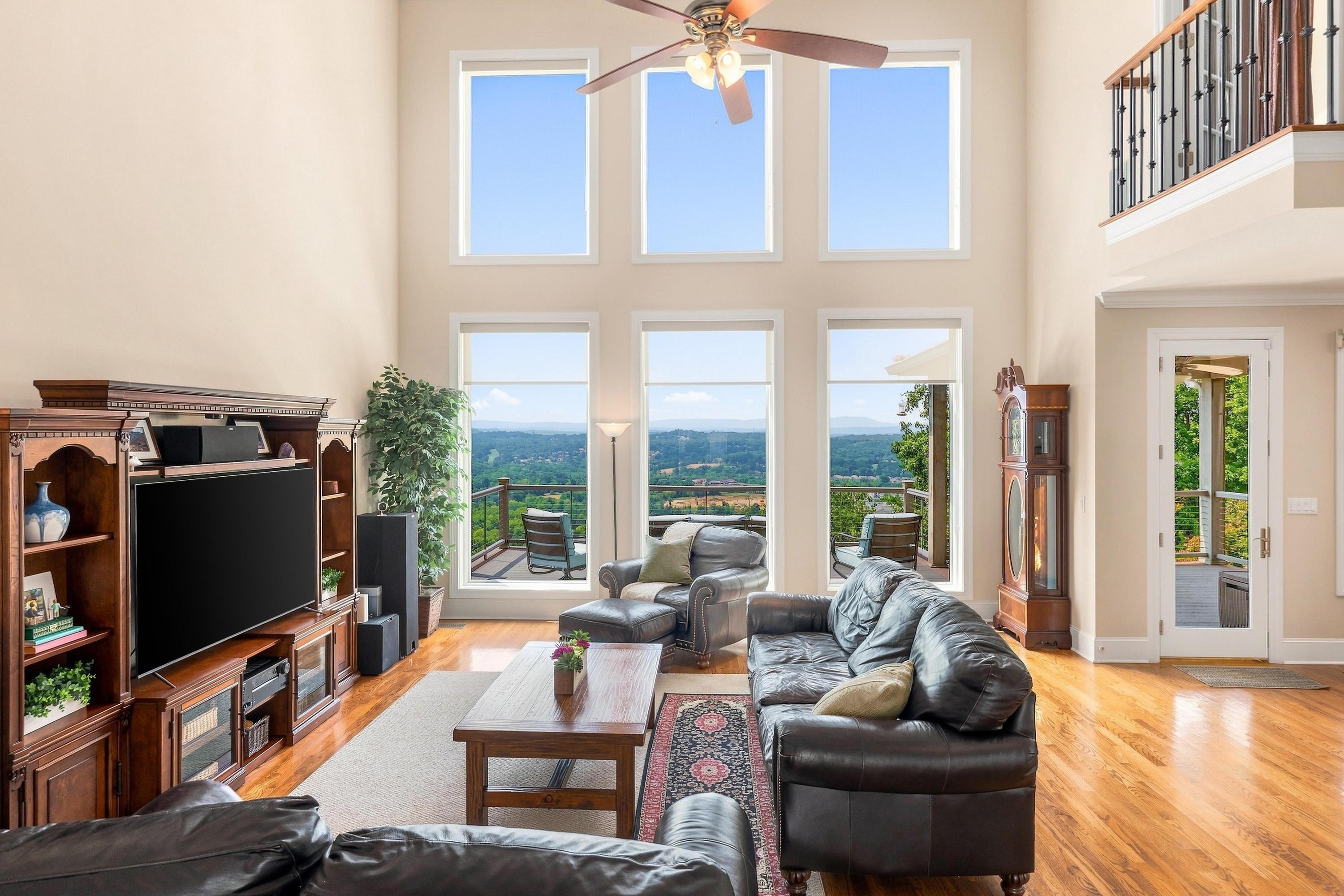 2252 Horizons Drive