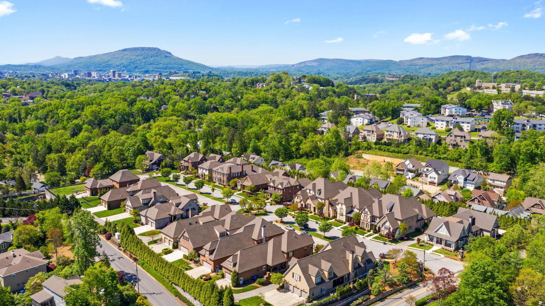 1259 Longholm Court