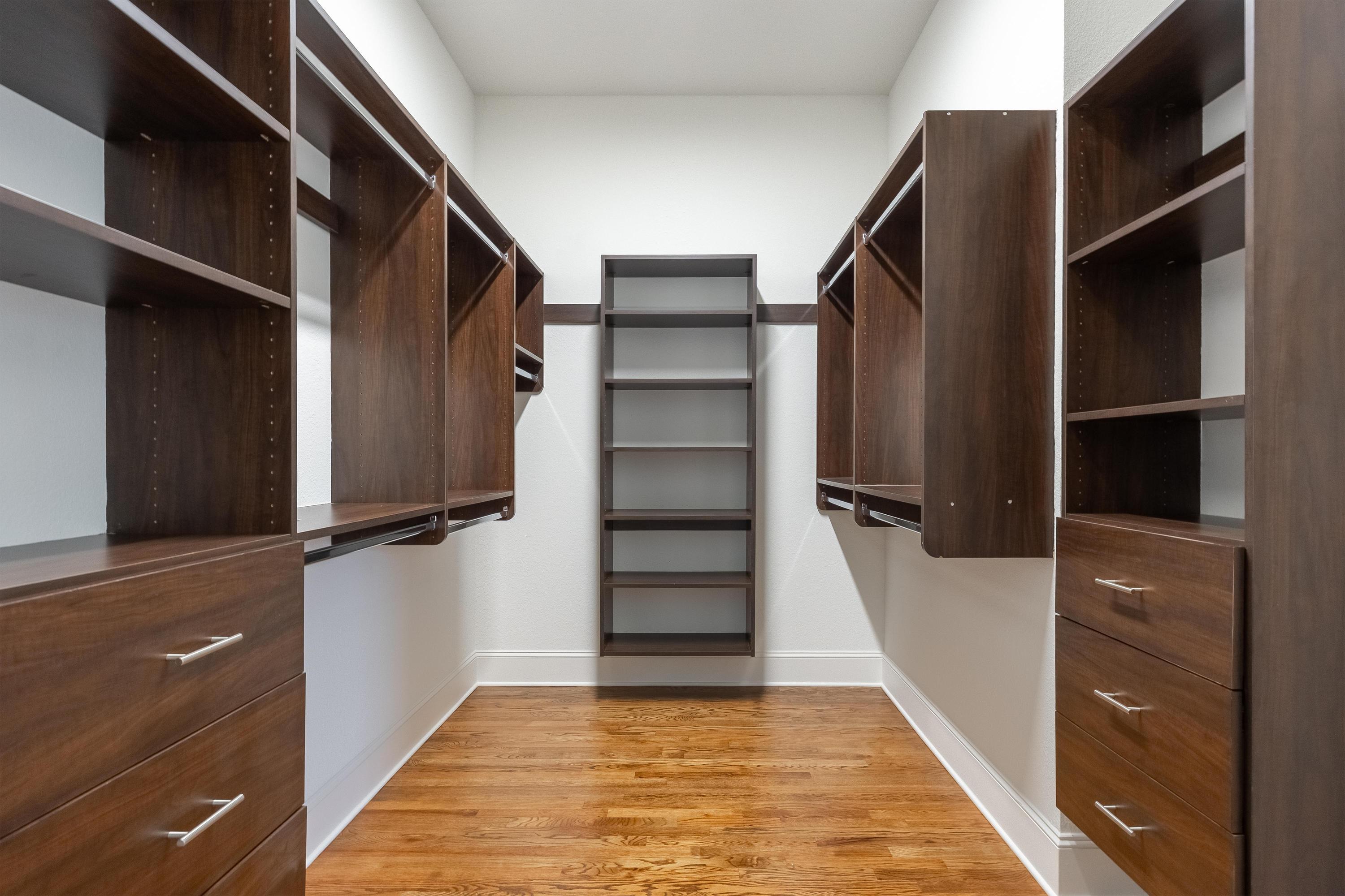 1259 Longholm Court