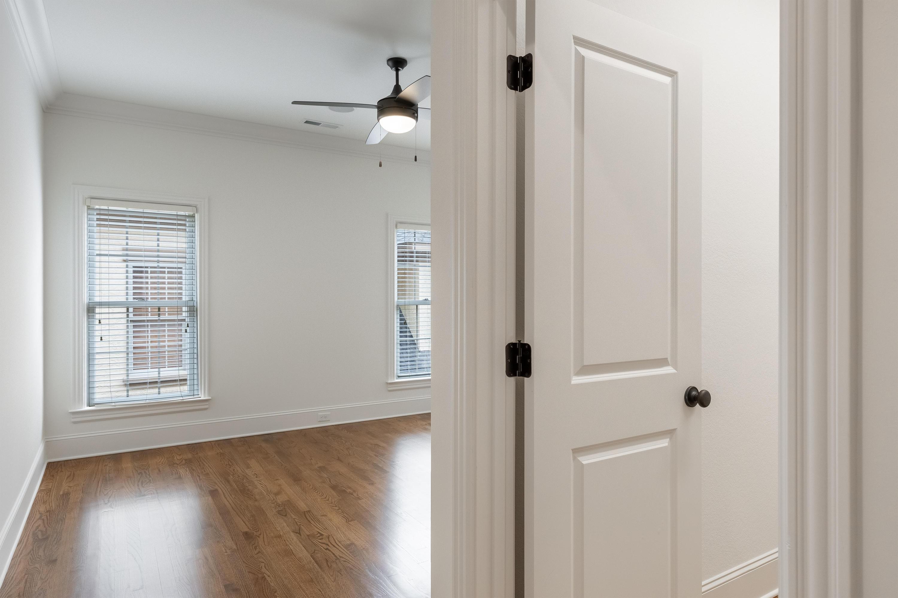 1259 Longholm Court