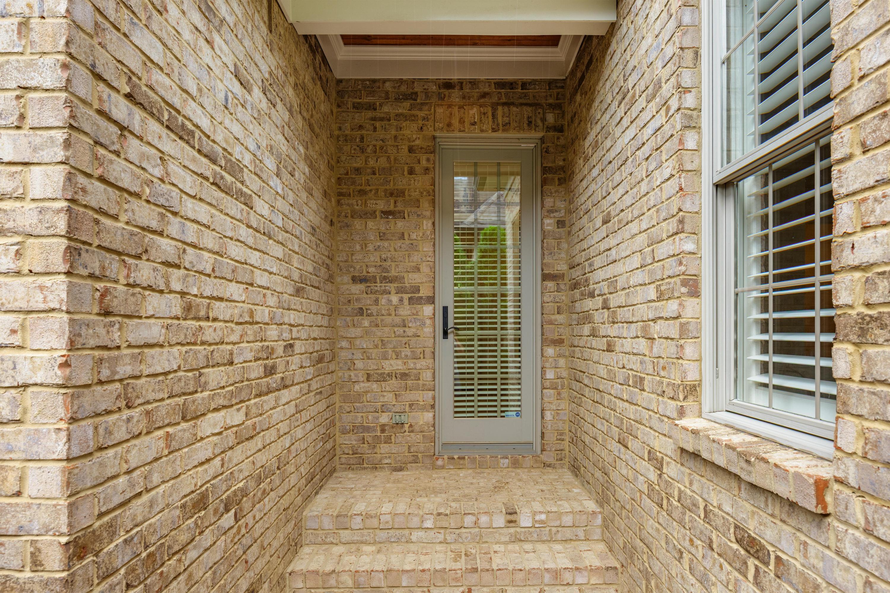 1259 Longholm Court