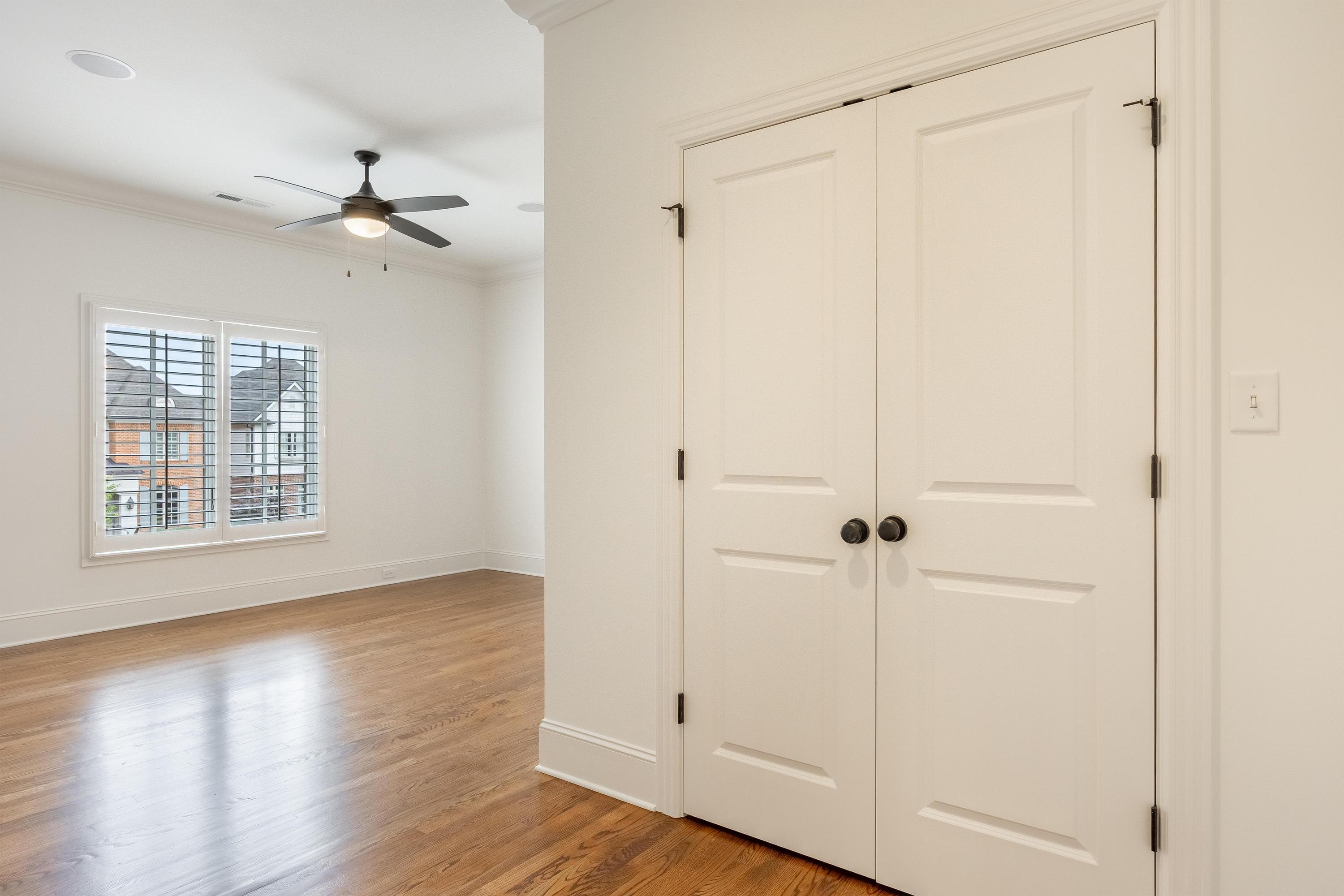 1259 Longholm Court