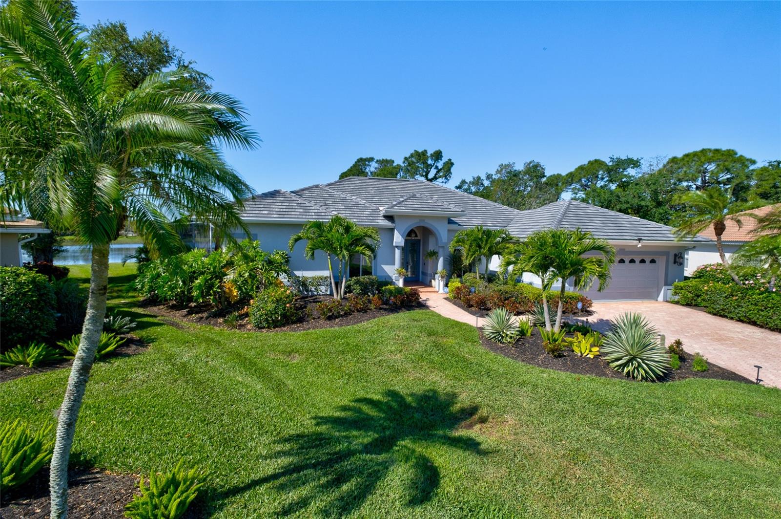 5233 FAR OAK CIR