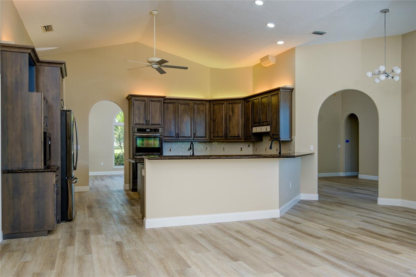 5233 FAR OAK CIR
