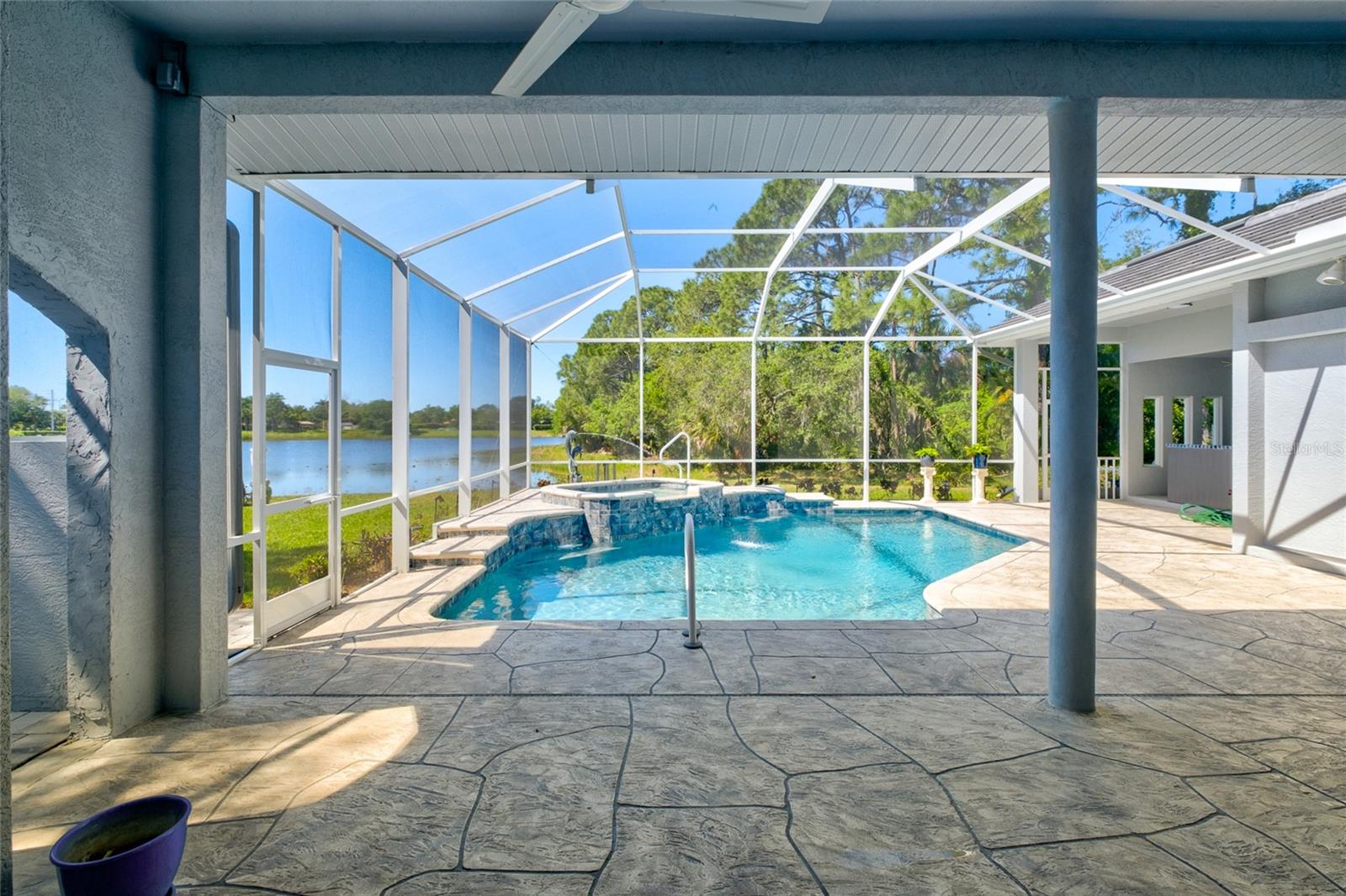 5233 FAR OAK CIR