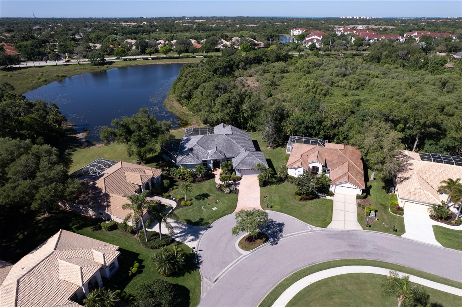 5233 FAR OAK CIR