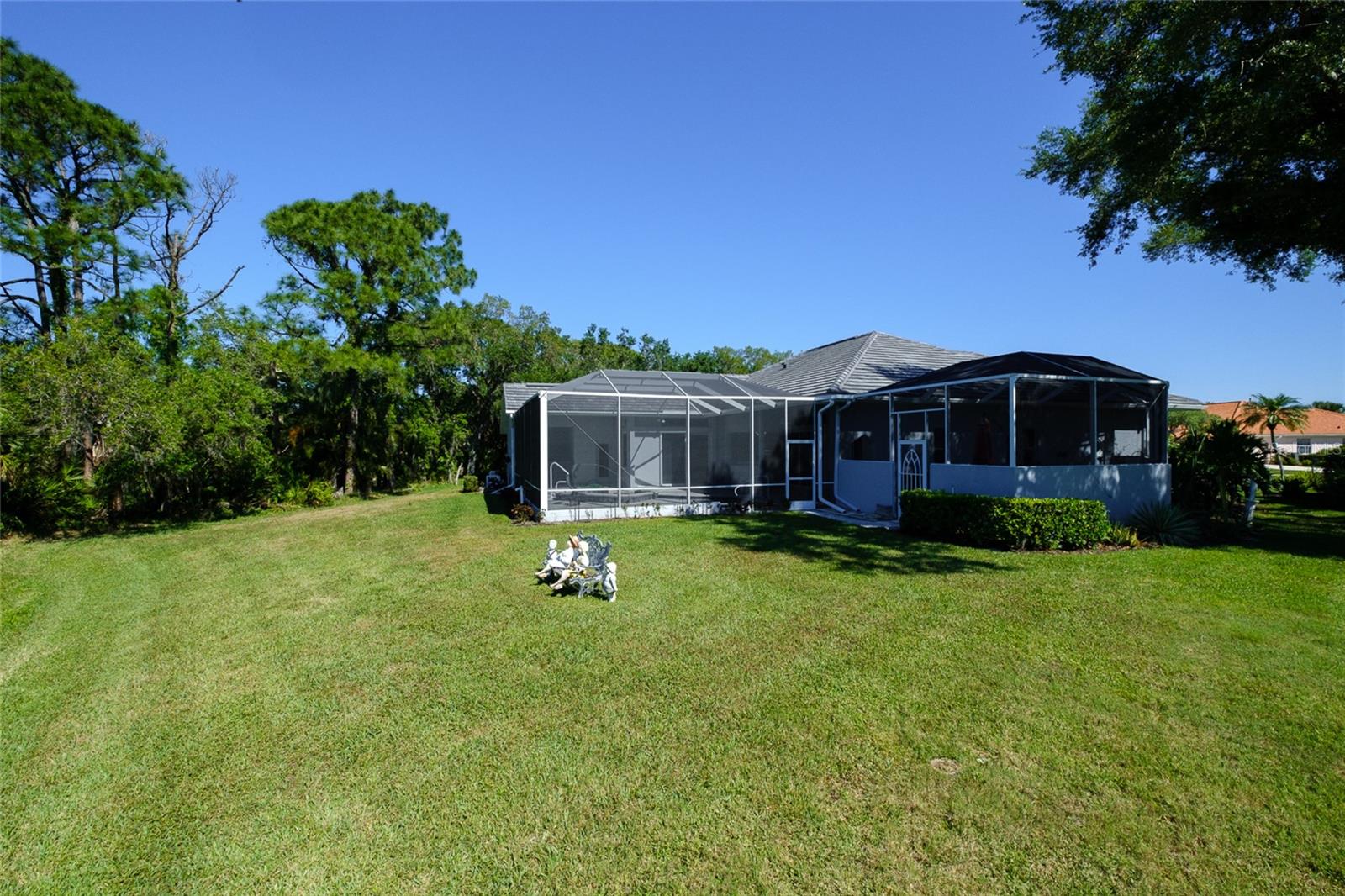5233 FAR OAK CIR