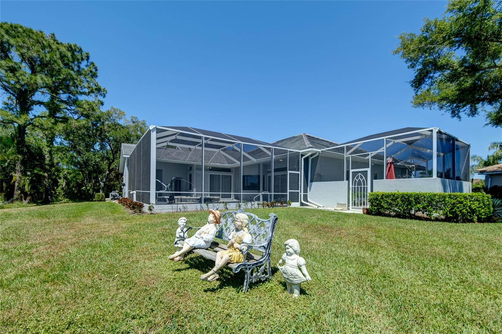 5233 FAR OAK CIR