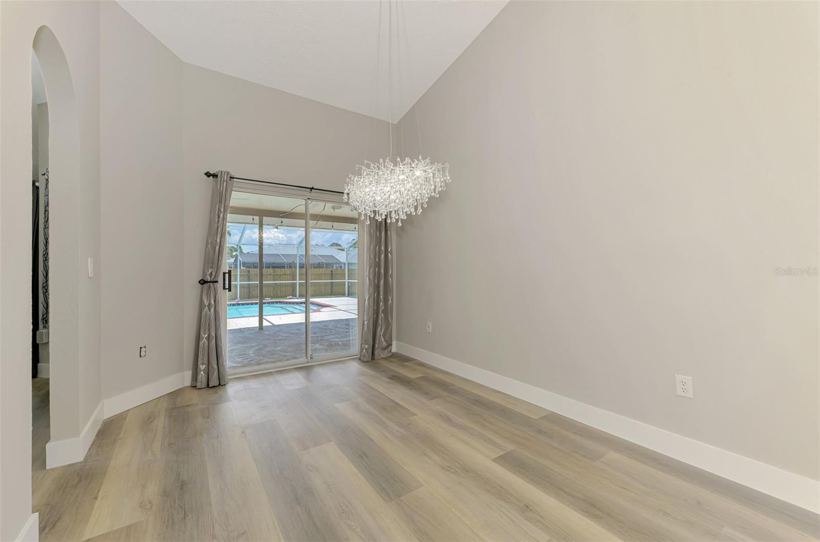 5742 39TH STREET CIR E