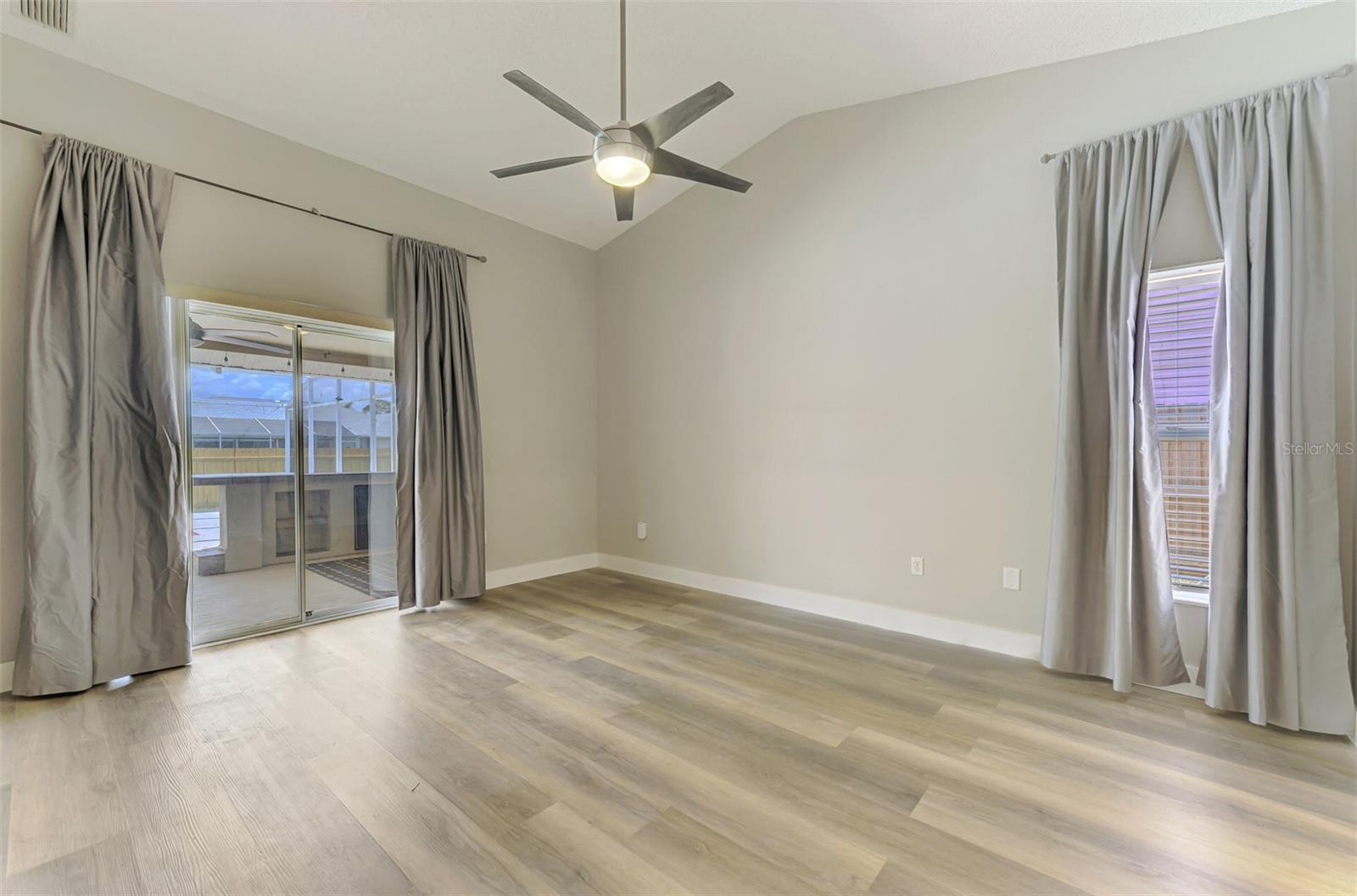 5742 39TH STREET CIR E