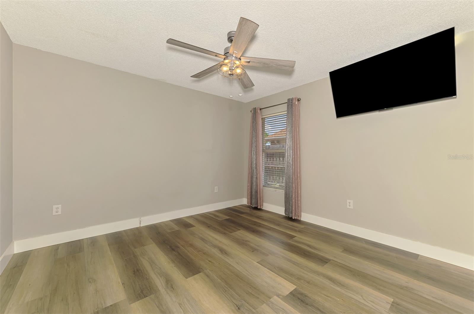 5742 39TH STREET CIR E