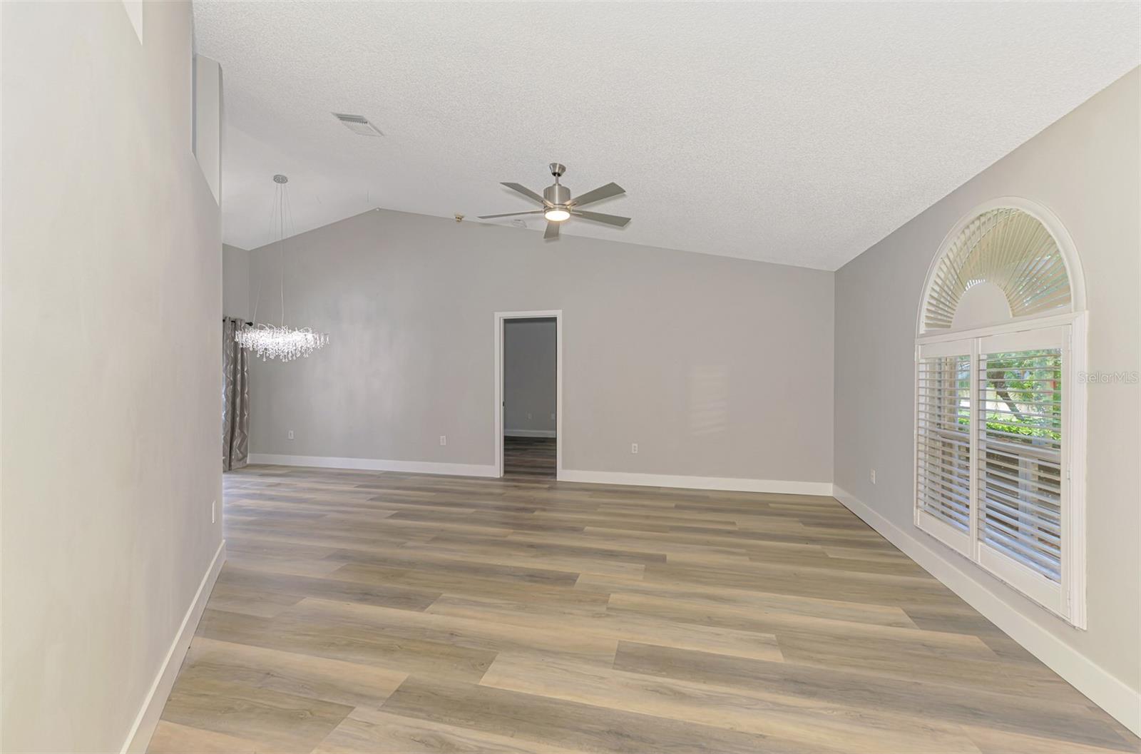 5742 39TH STREET CIR E