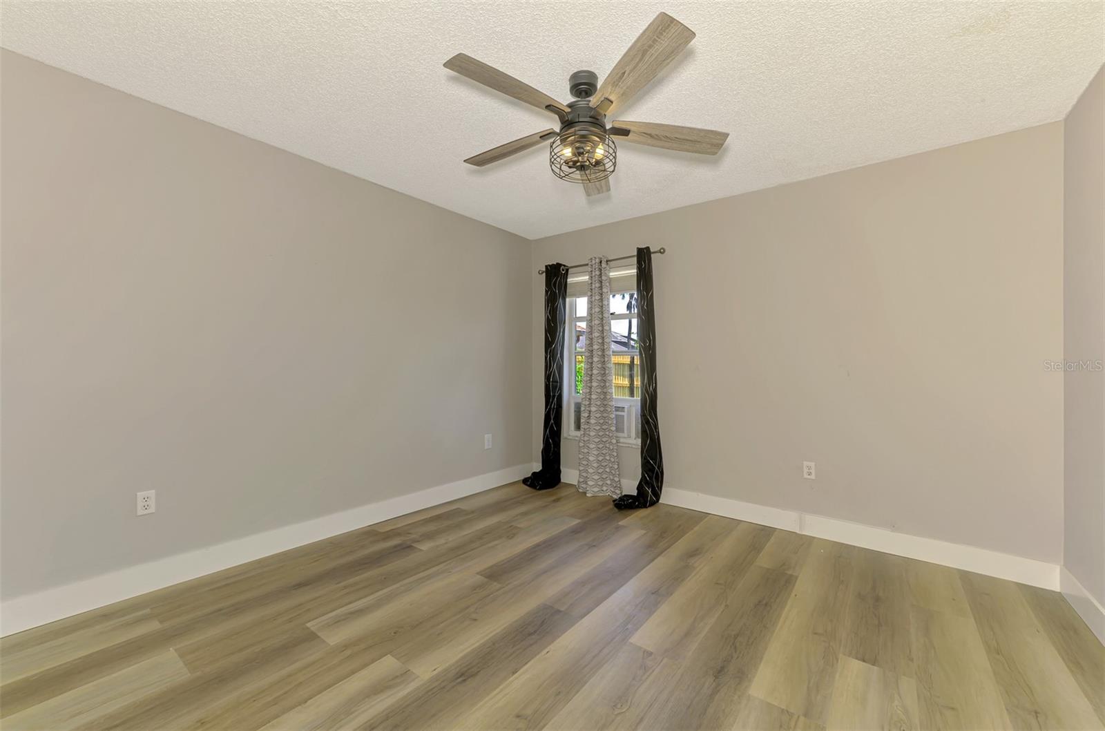 5742 39TH STREET CIR E