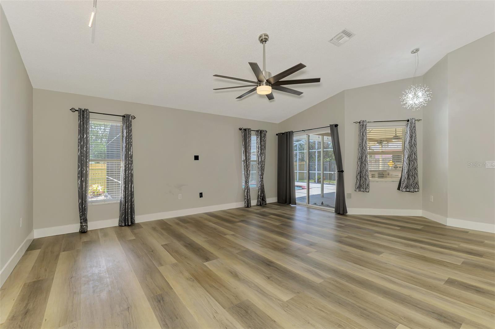 5742 39TH STREET CIR E