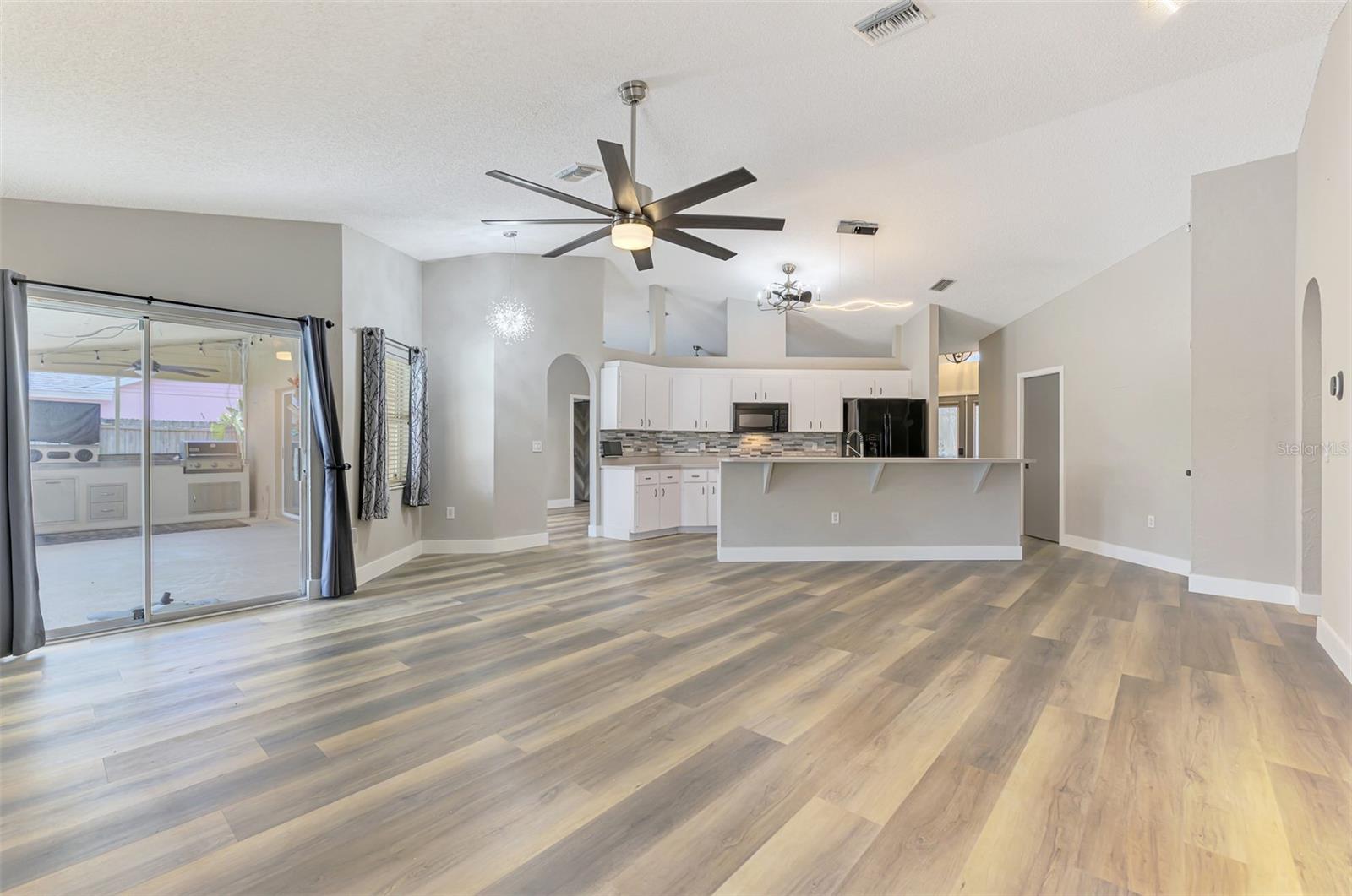 5742 39TH STREET CIR E