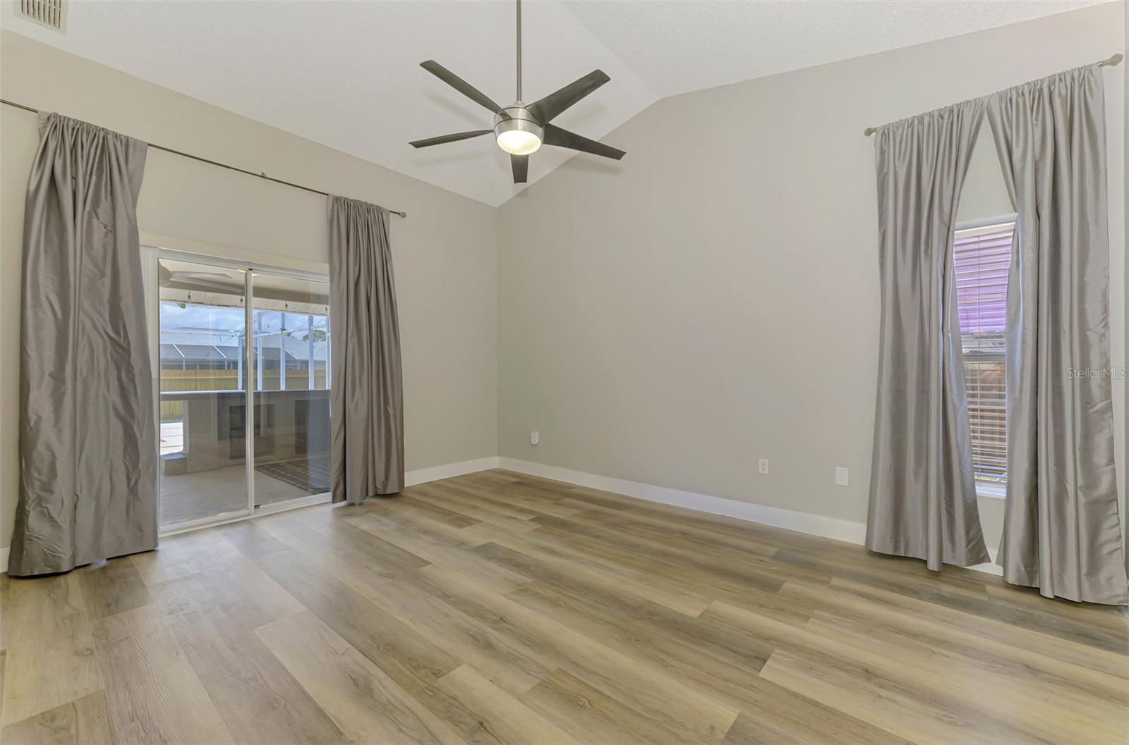 5742 39TH STREET CIR E