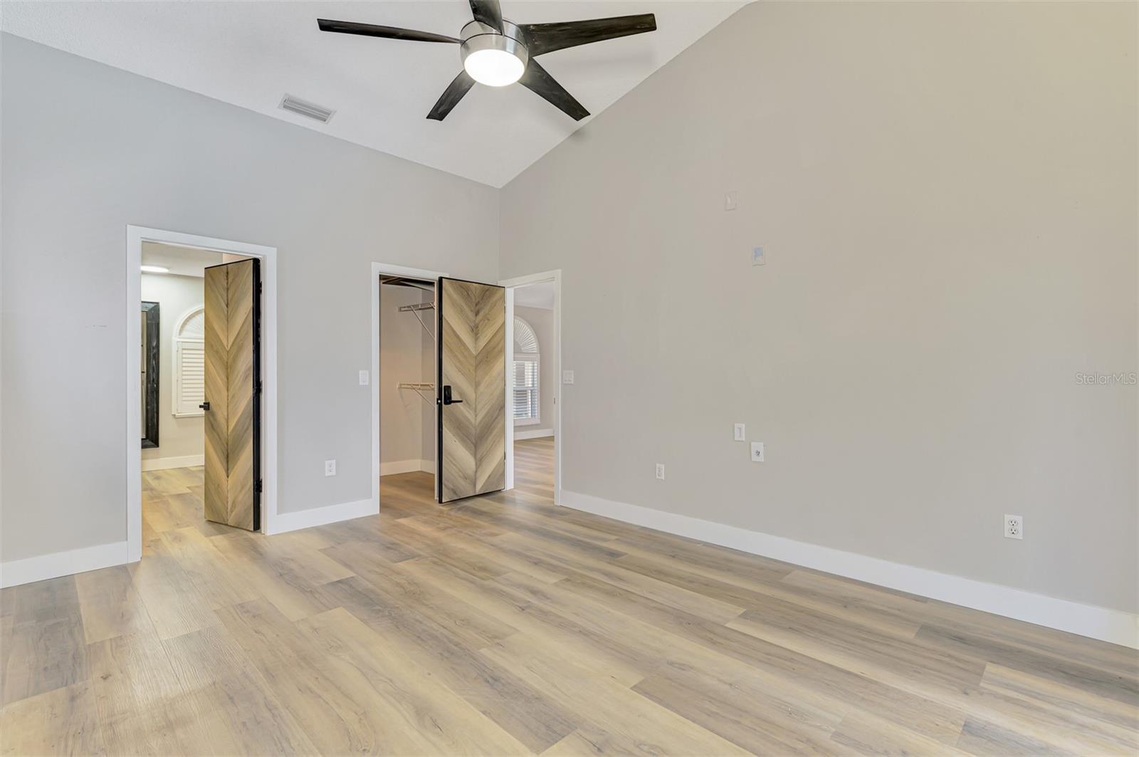 5742 39TH STREET CIR E