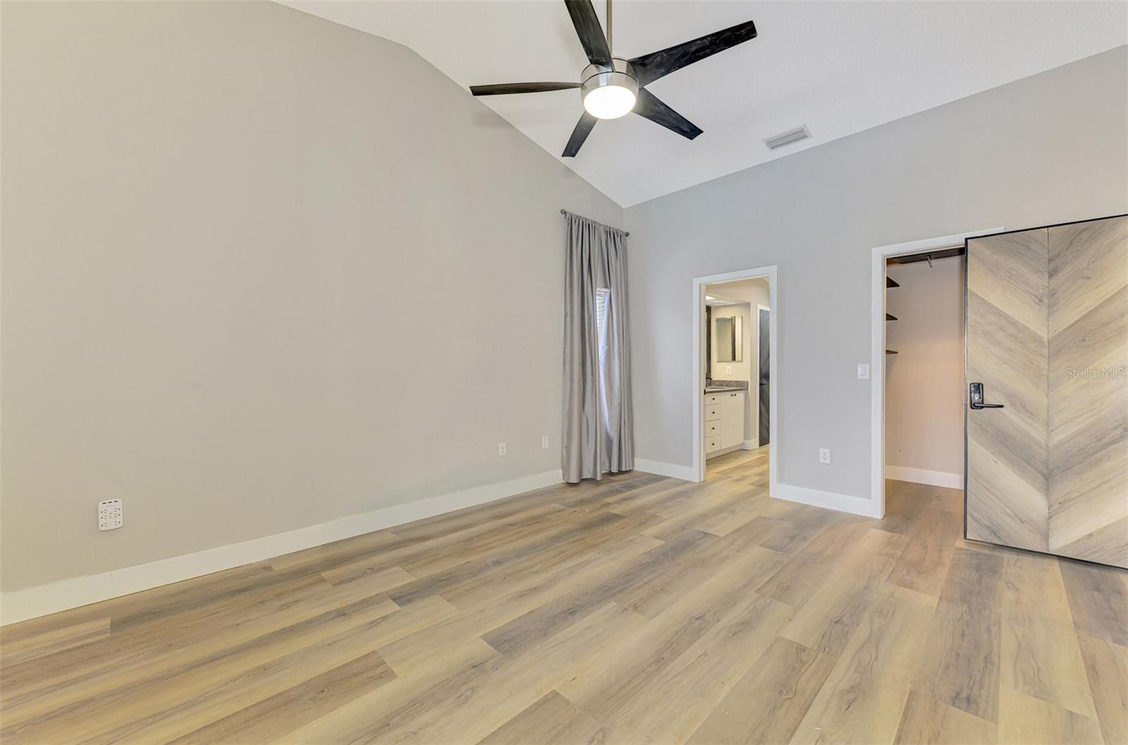 5742 39TH STREET CIR E