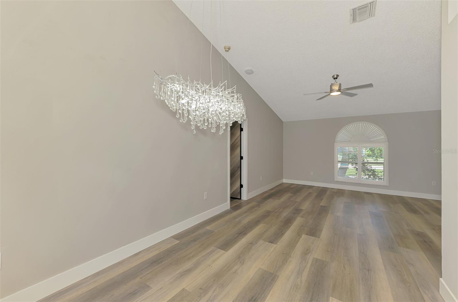 5742 39TH STREET CIR E