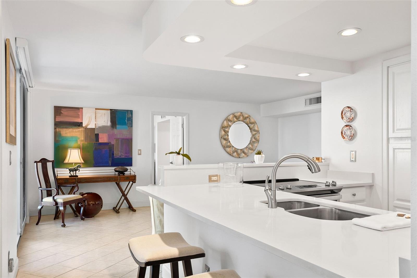 1111 N GULFSTREAM AVE #10E