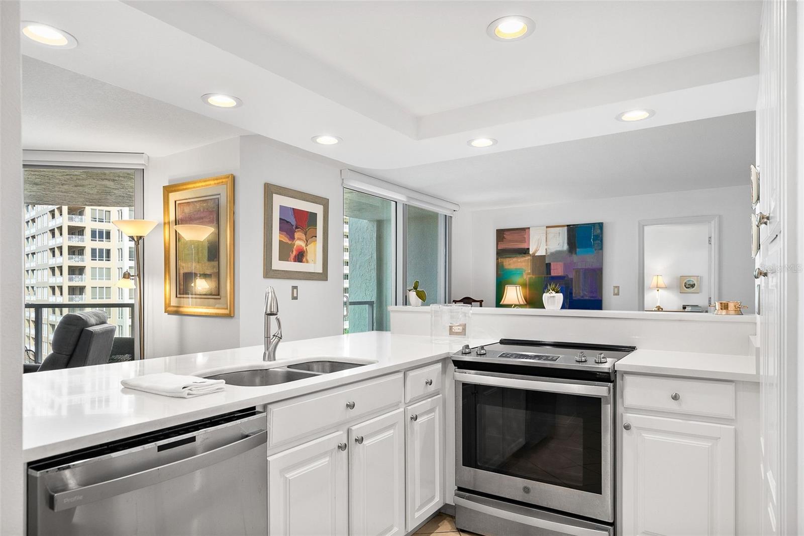1111 N GULFSTREAM AVE #10E