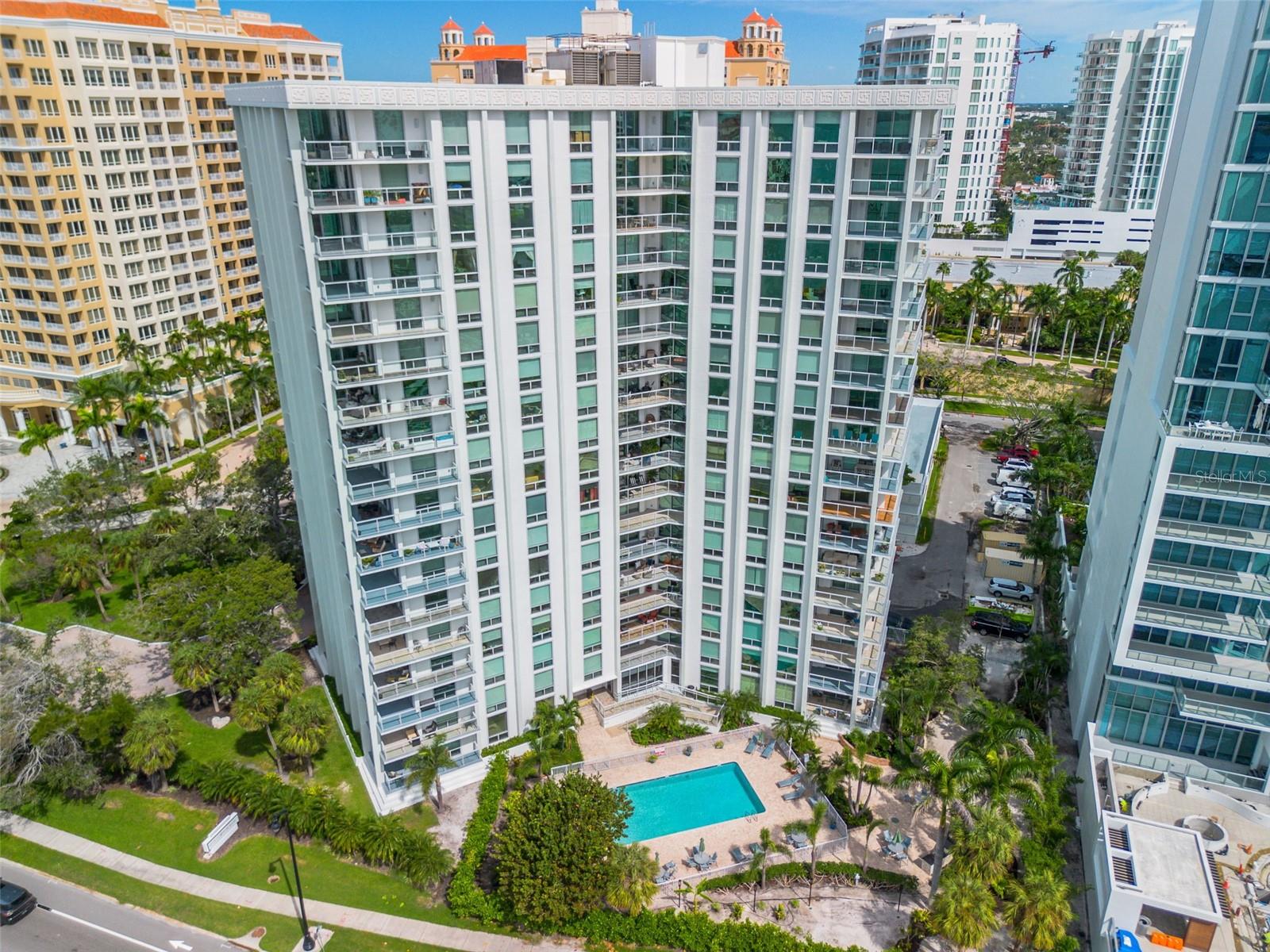1111 N GULFSTREAM AVE #10E