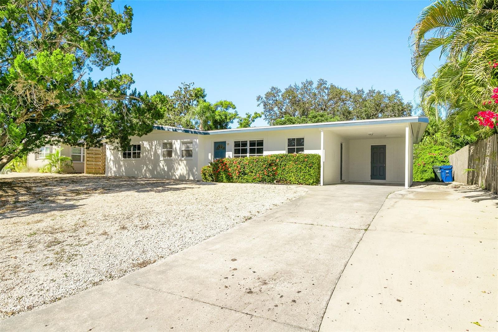 2553 TULIP ST