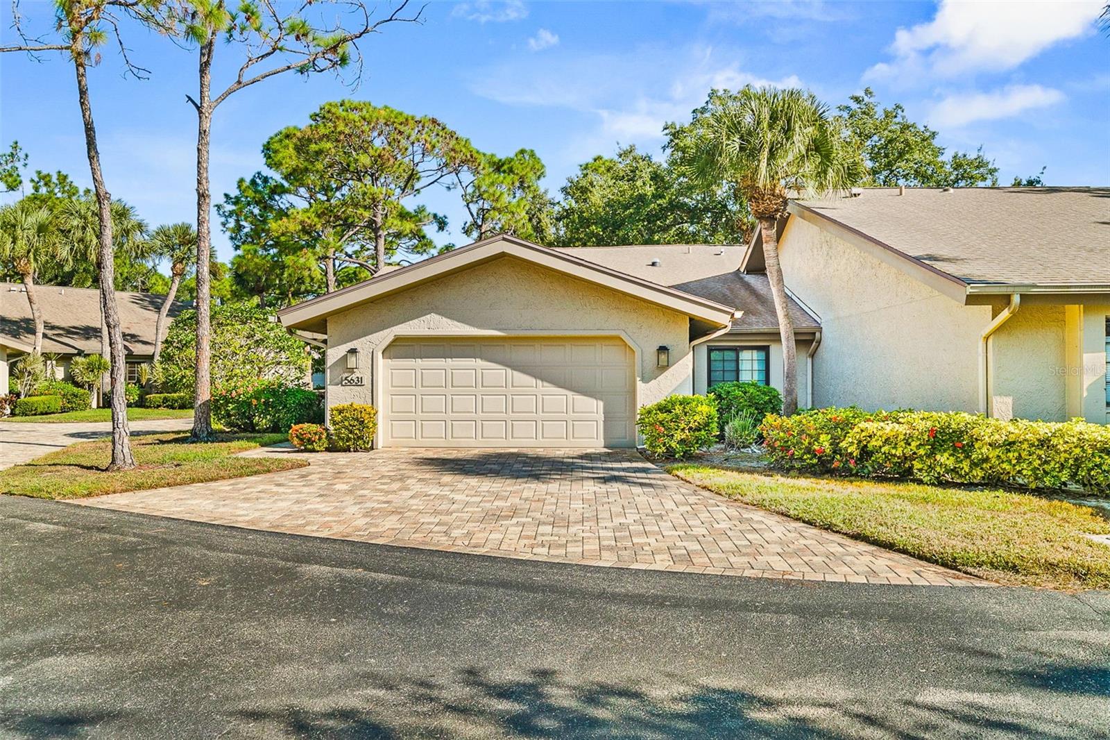 5631 PIPERS WAITE #12