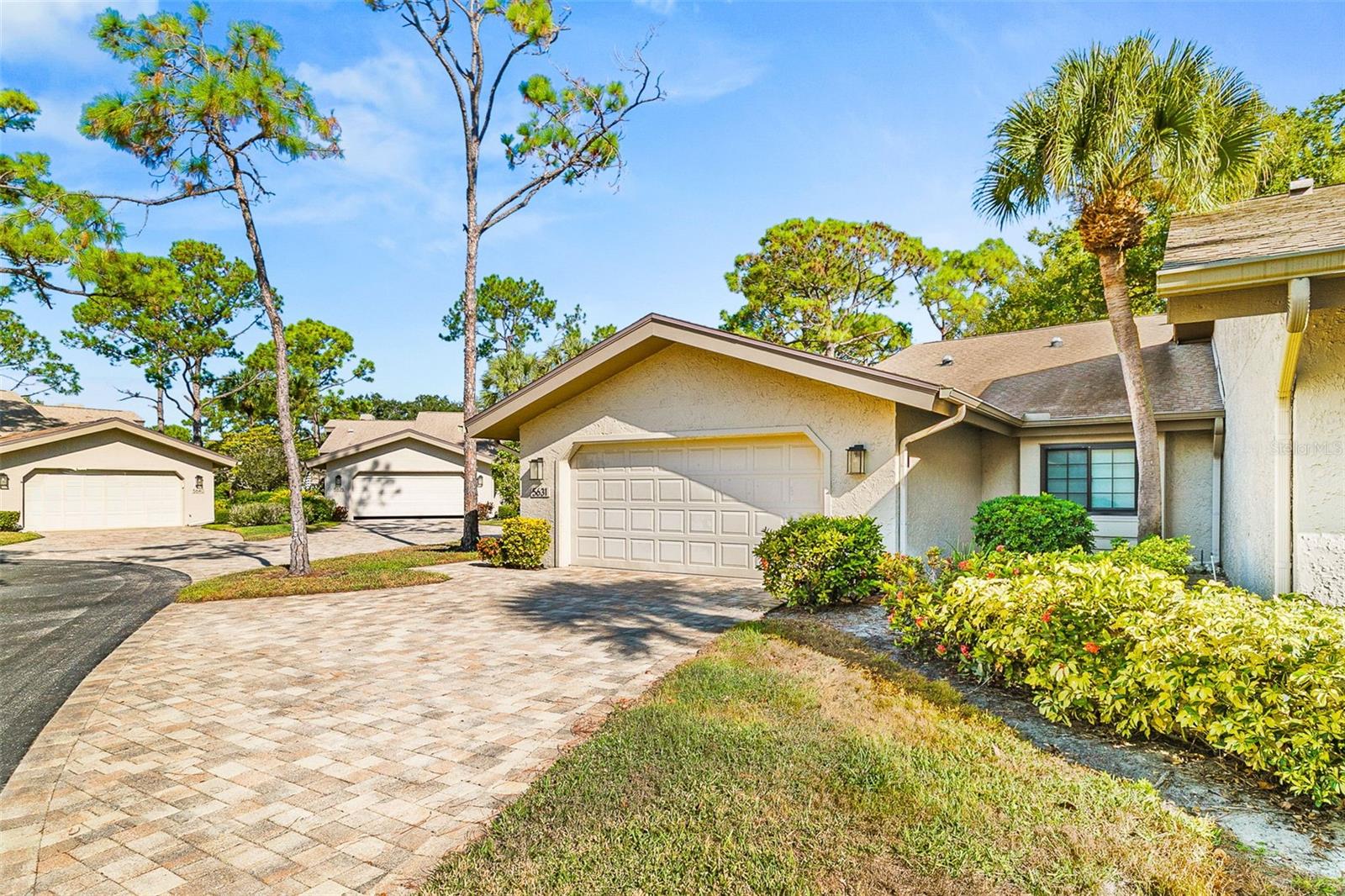 5631 PIPERS WAITE #12