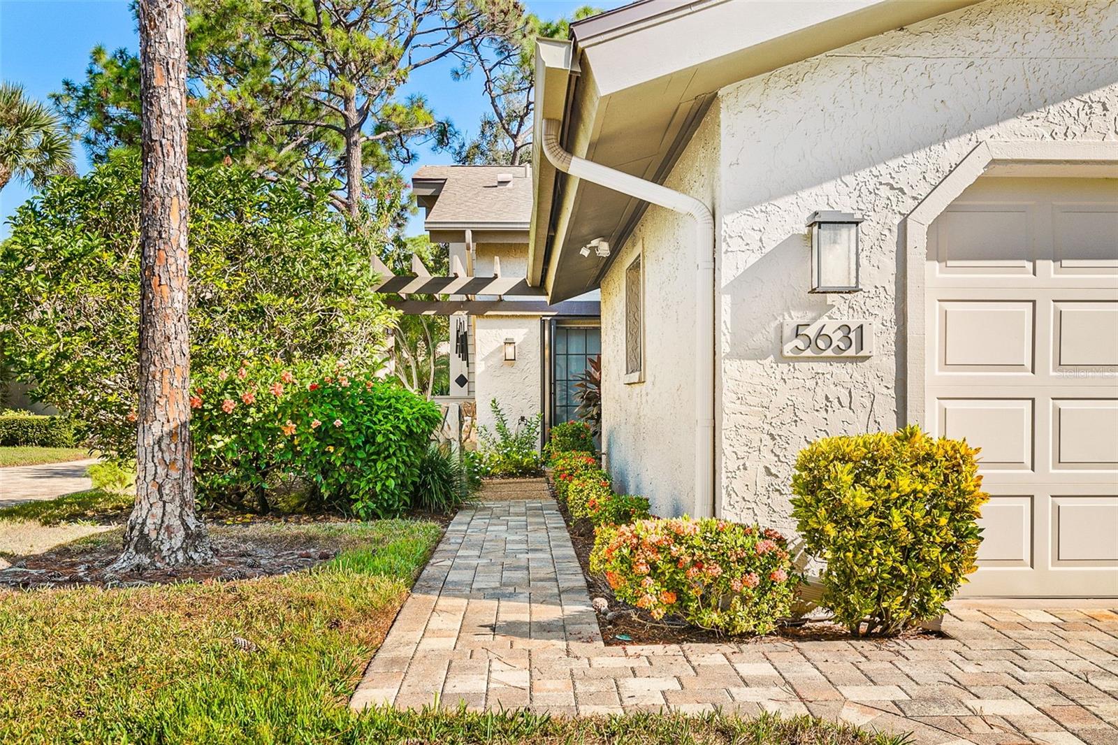 5631 PIPERS WAITE #12