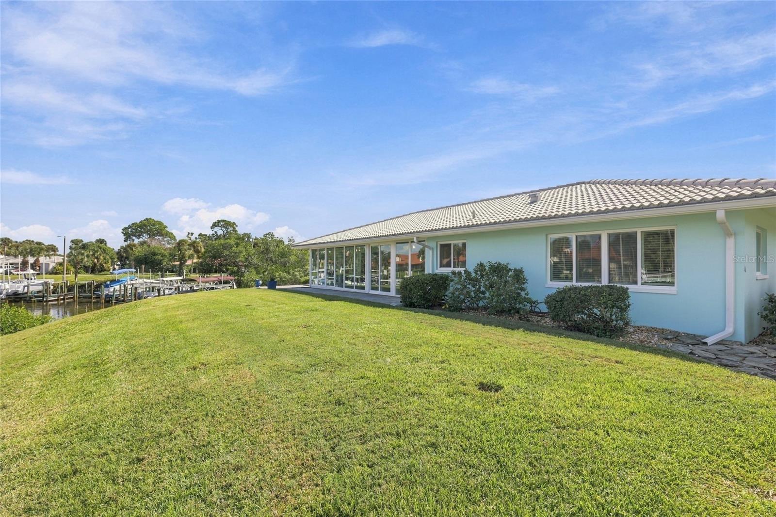 404 PICASSO DR