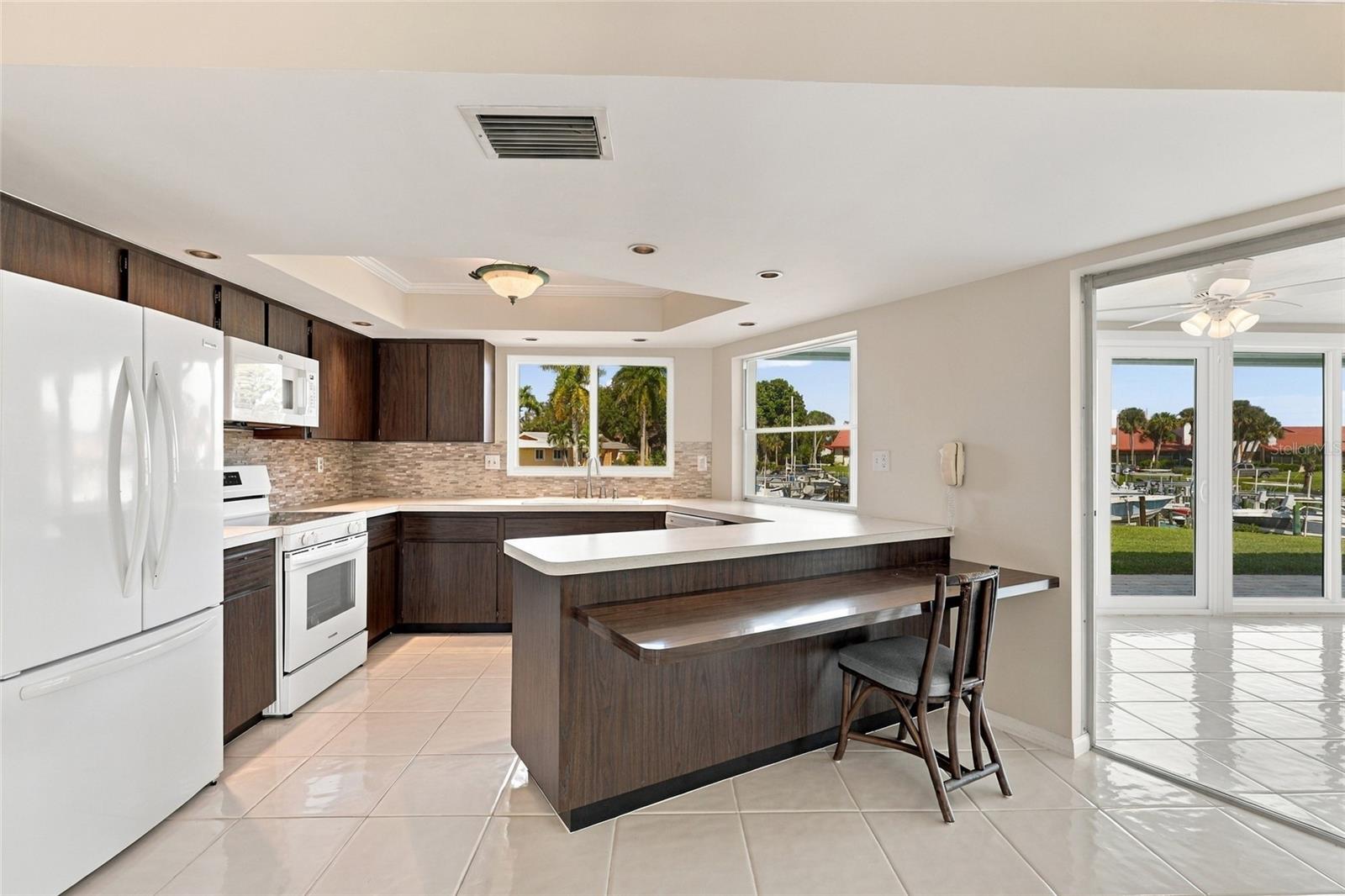 404 PICASSO DR