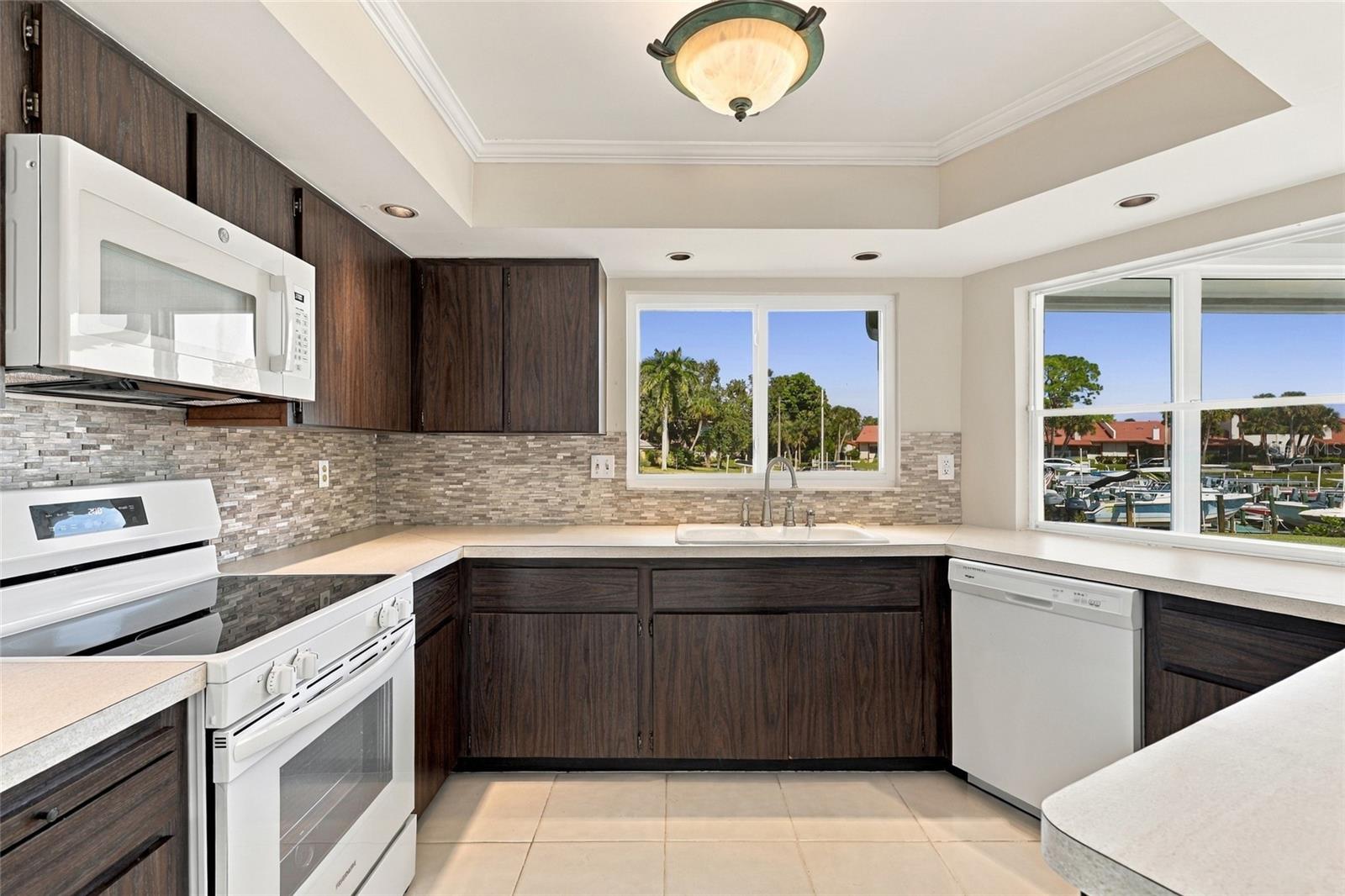 404 PICASSO DR