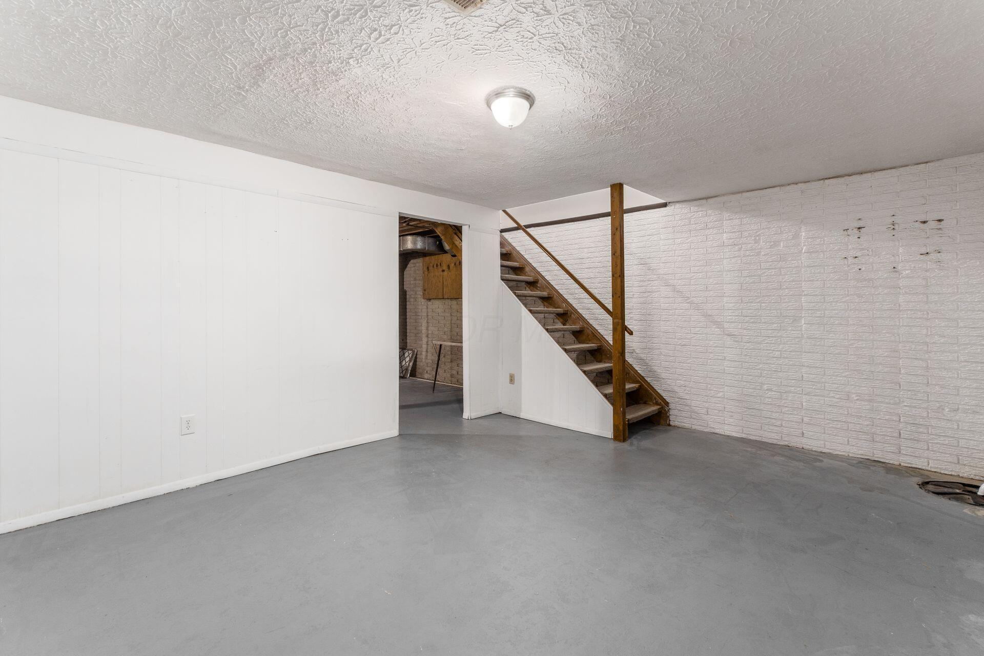 7609 Seasons Drive