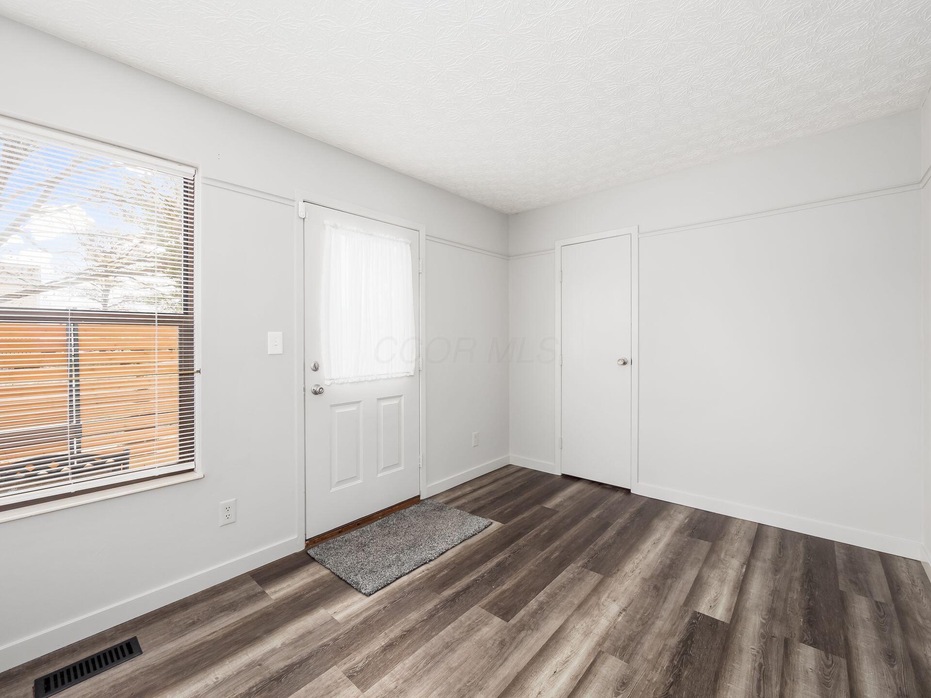 7723 Stanlake Court, Columbus