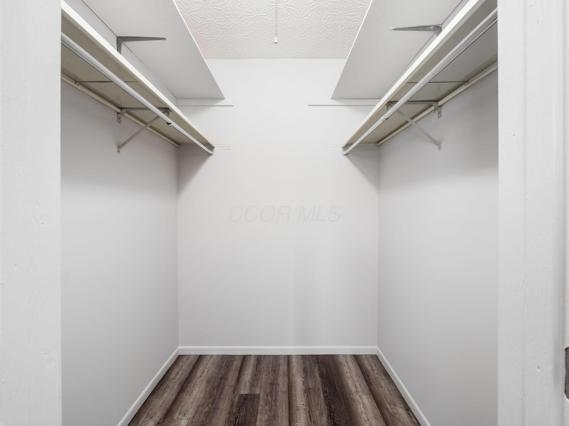 7723 Stanlake Court, Columbus