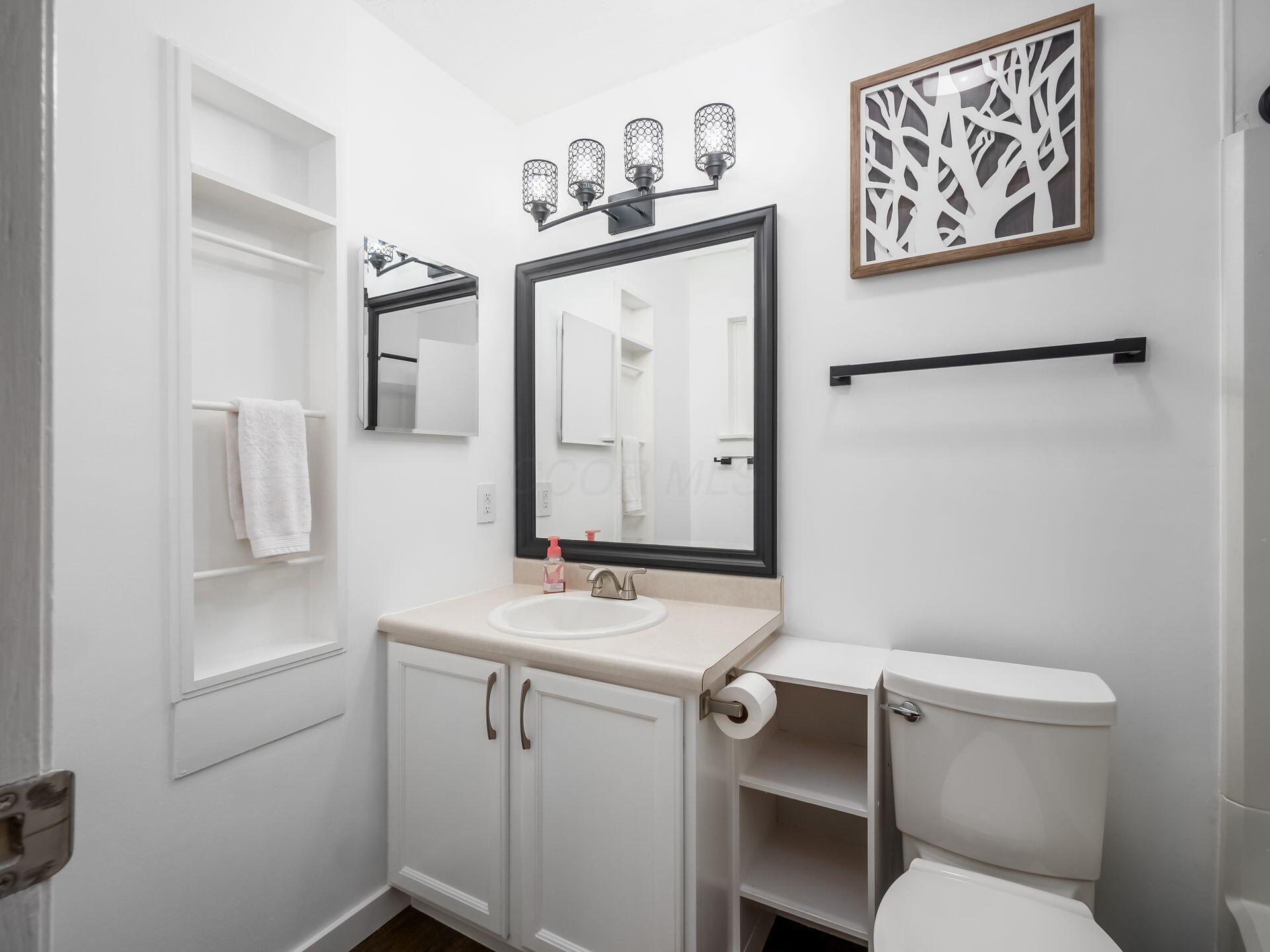 7723 Stanlake Court, Columbus