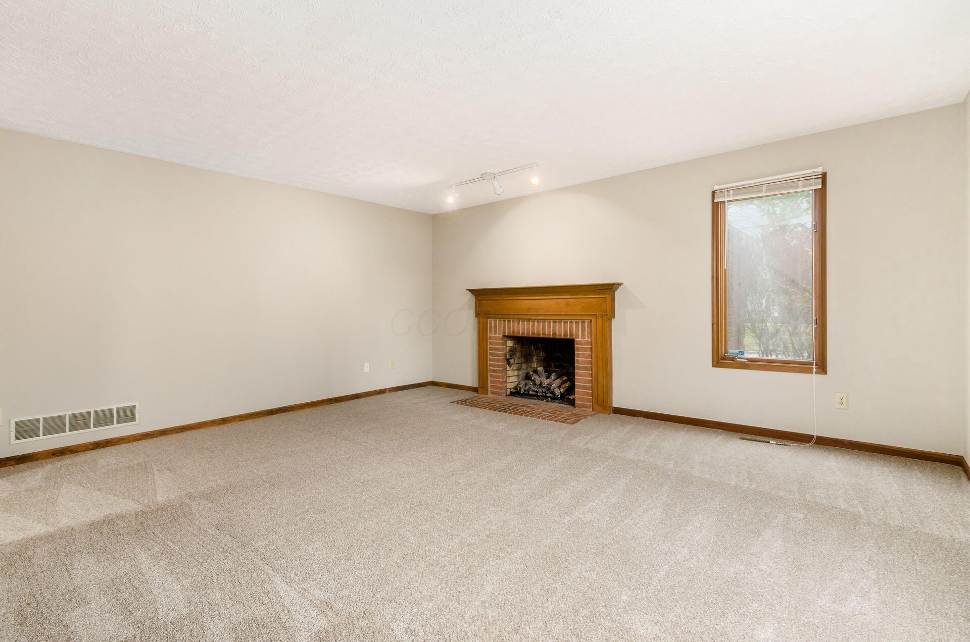 4841 Dierker Road, Columbus